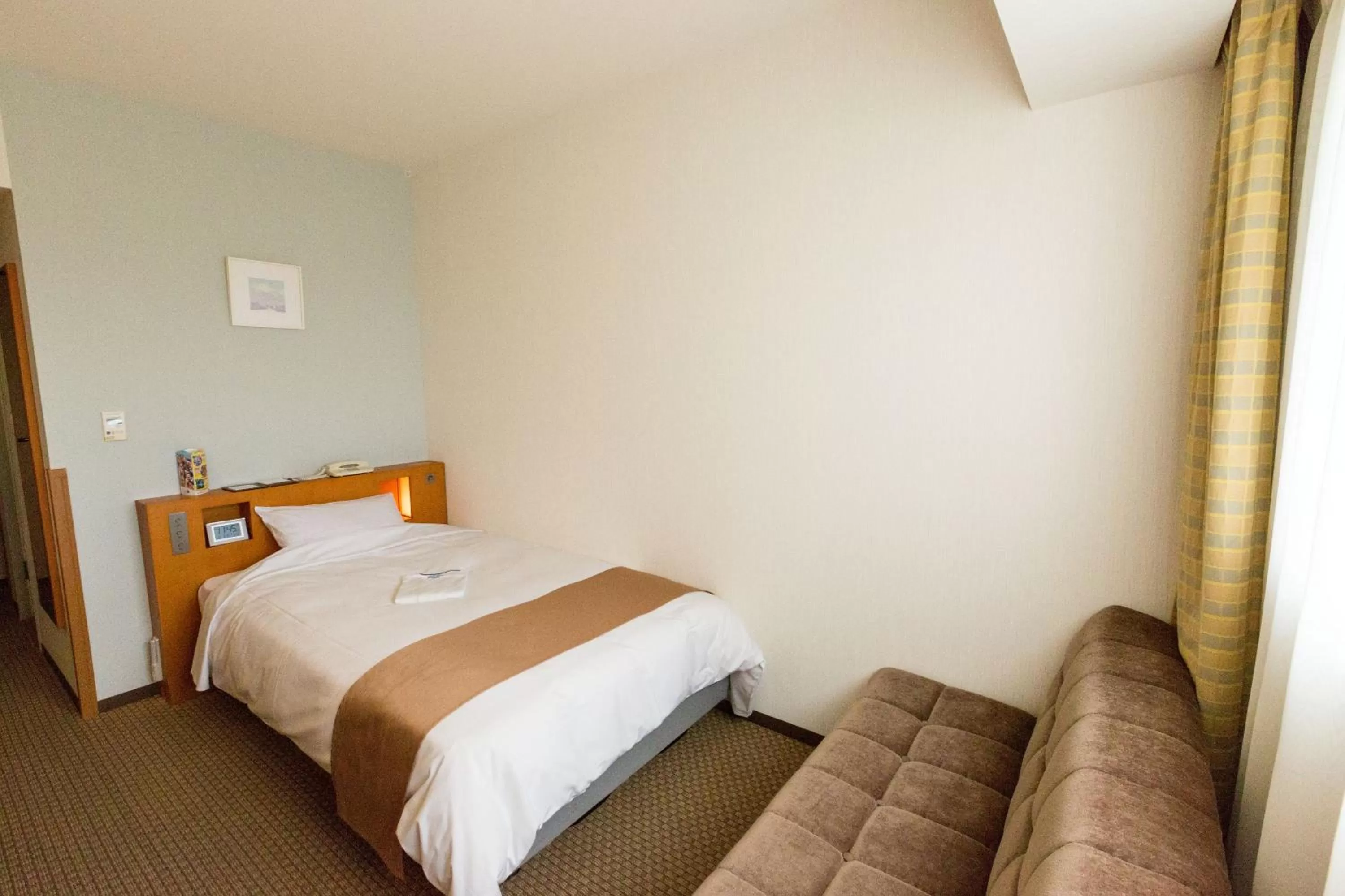 Day, Bed in Keisei Hotel Miramare