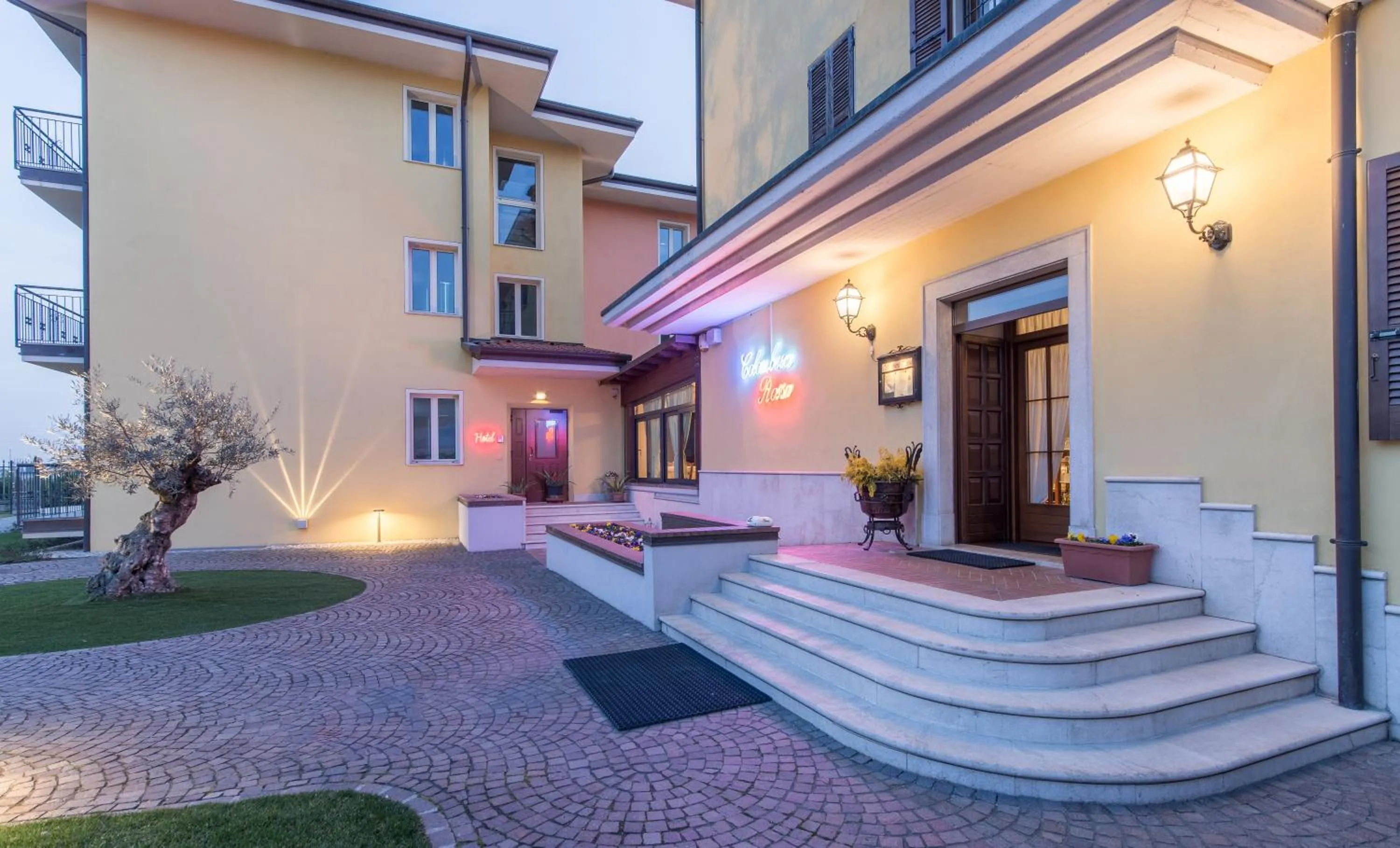 Garden view in Hotel Panineria Colombera Rossa