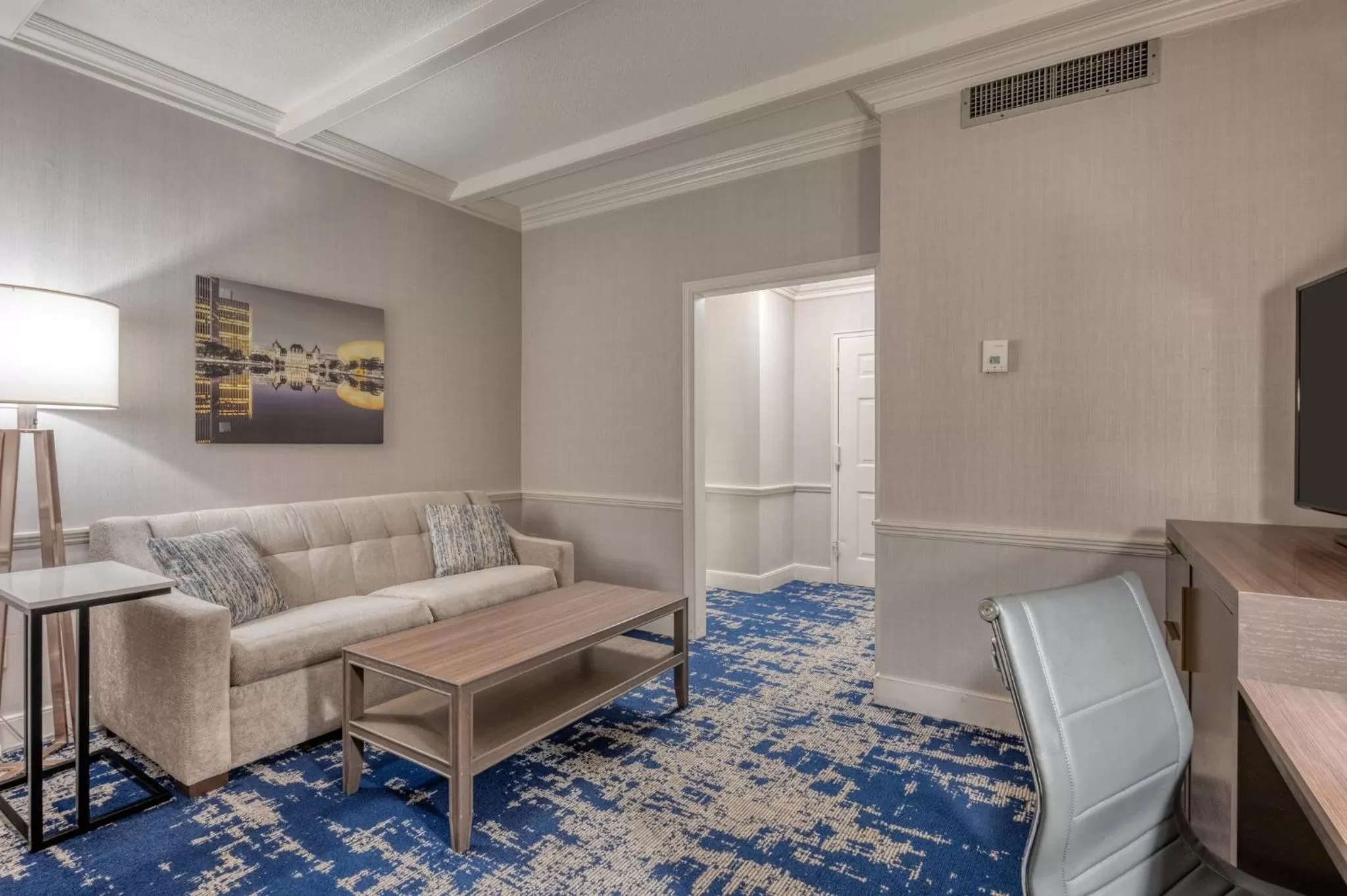 Bedroom in Crowne Plaza Albany - The Desmond Hotel