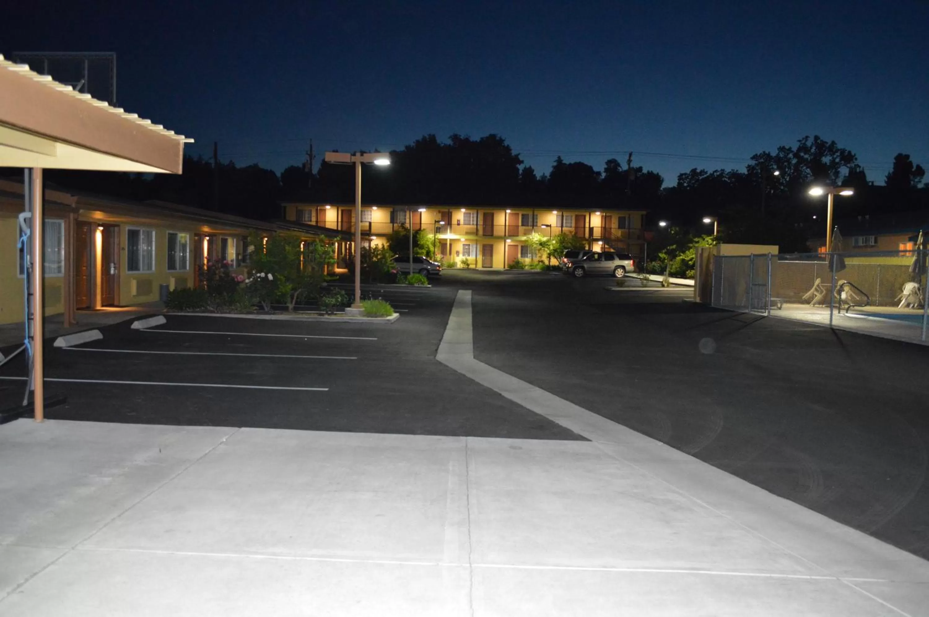 Property building in Budget Inn