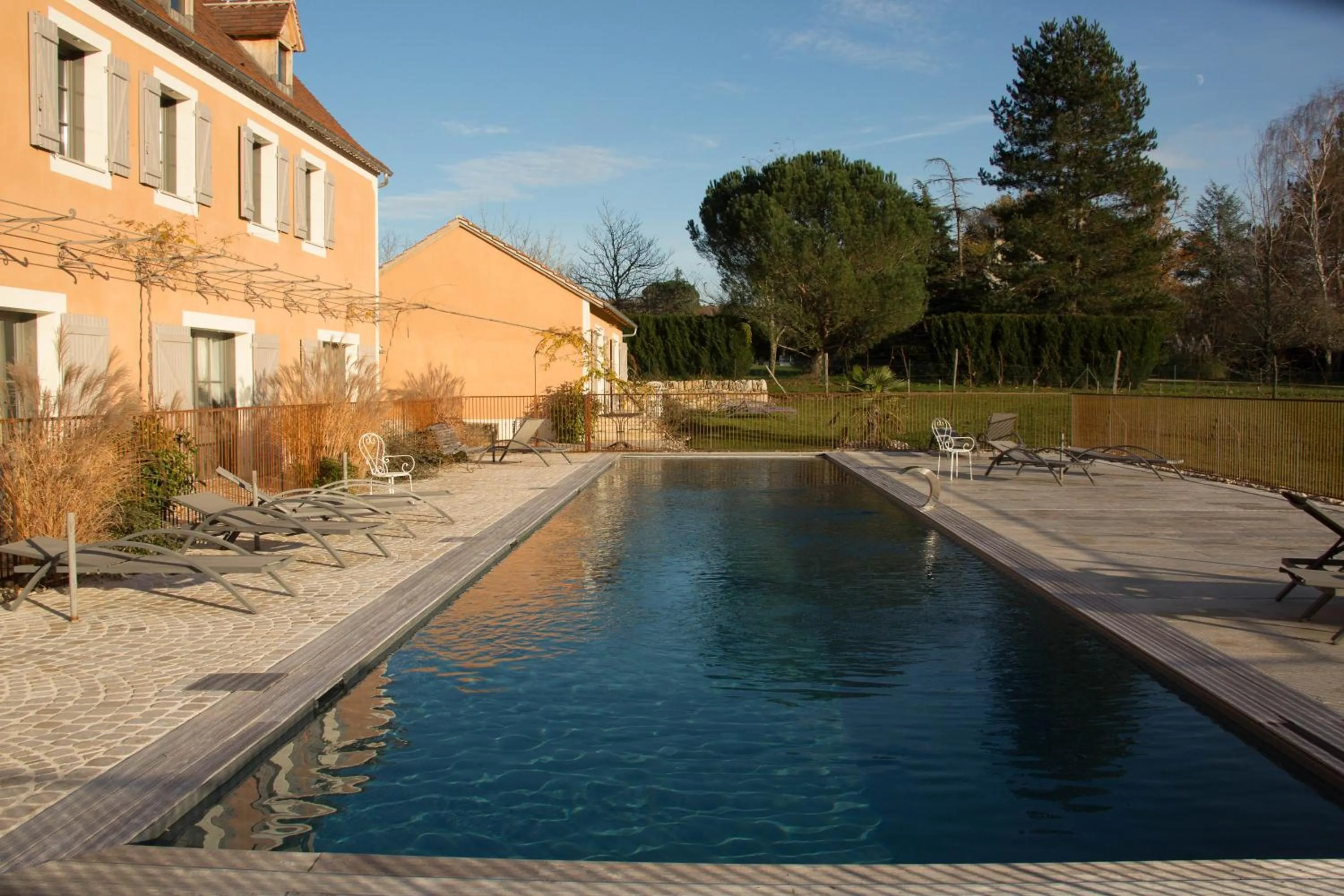 Swimming pool in Hôtel-Spa Le Saint Cirq