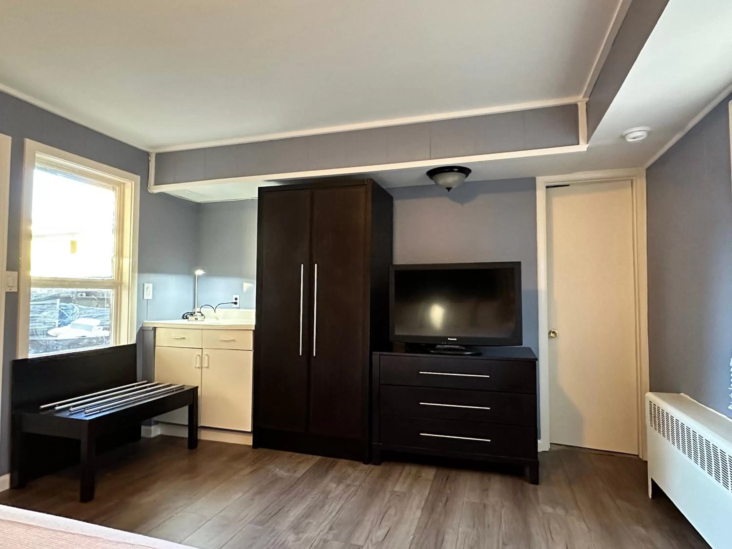 Photo of the whole room in Community Court Motel