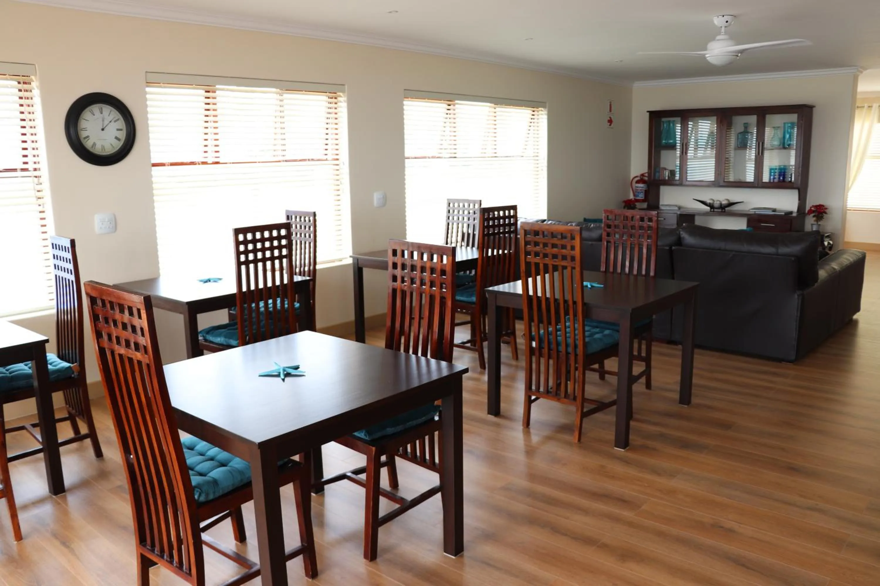 Food and drinks in Aquamarine Guest House