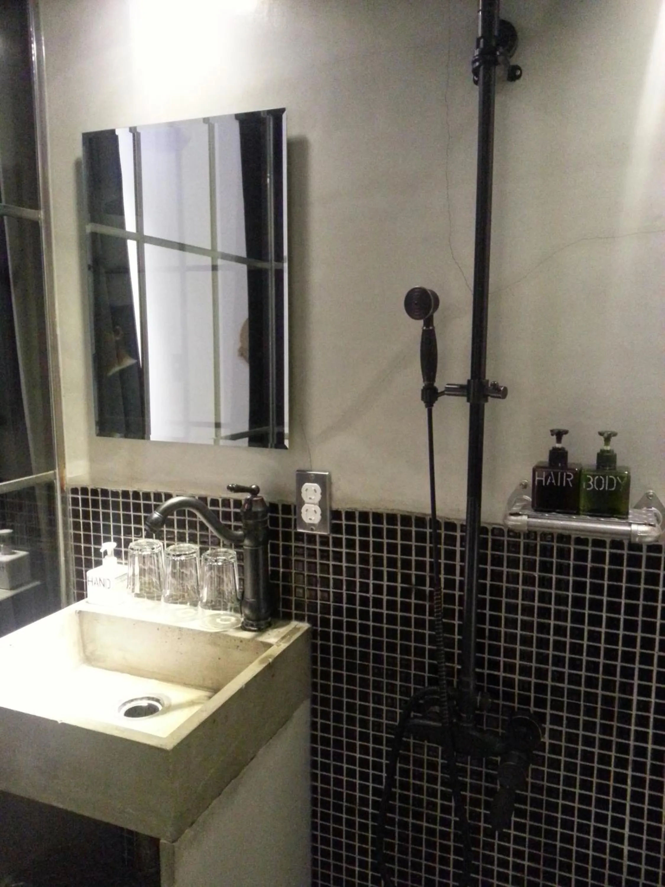 Bathroom in 禾裕 北車 Hey!U