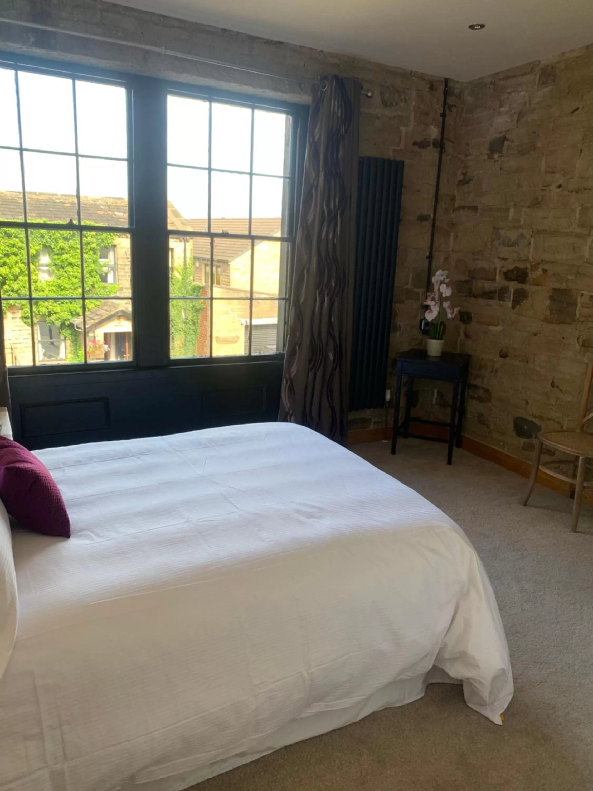Bedroom, Bed in The Weavers Shed