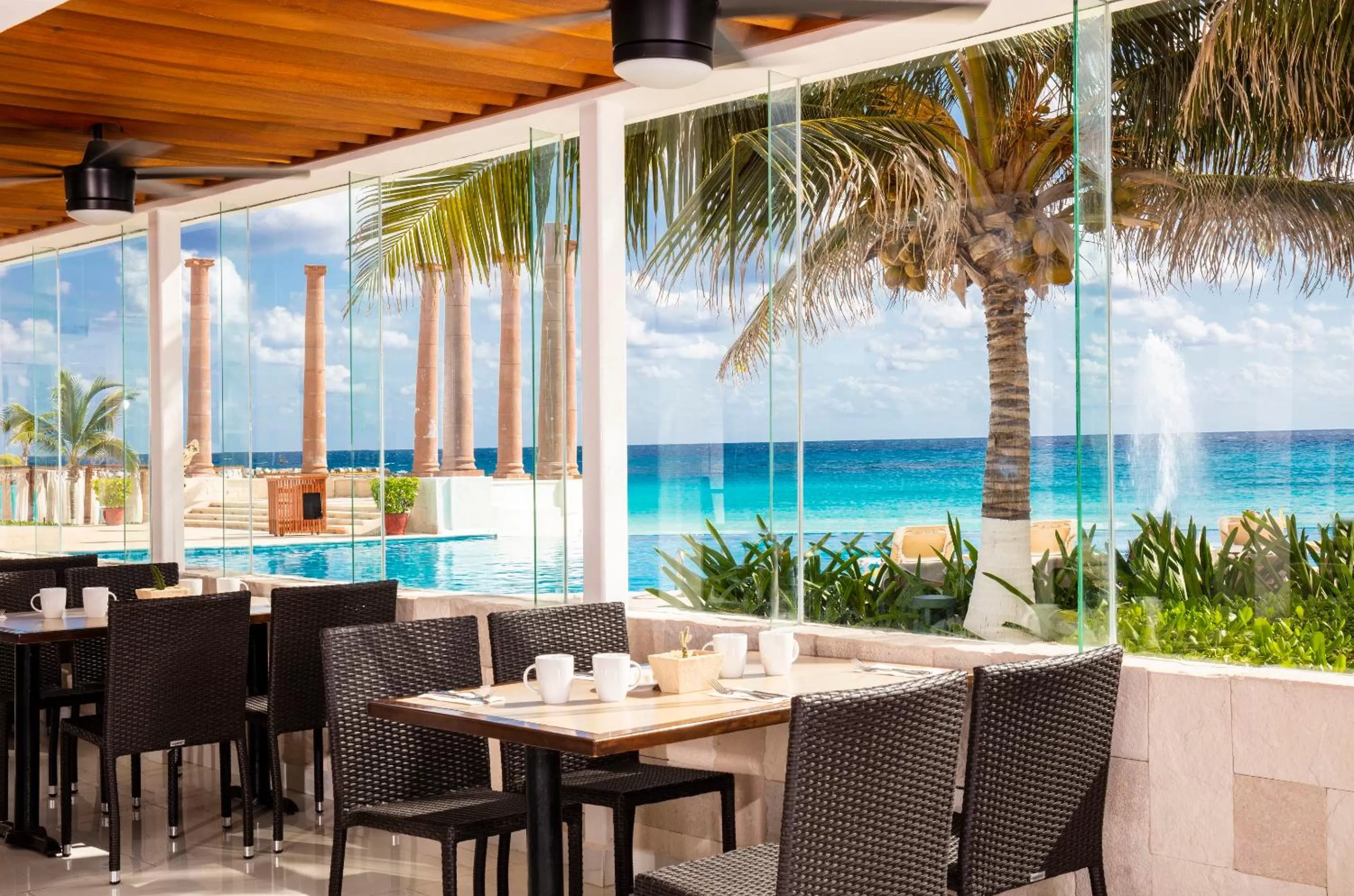 Restaurant/places to eat in Krystal Cancun