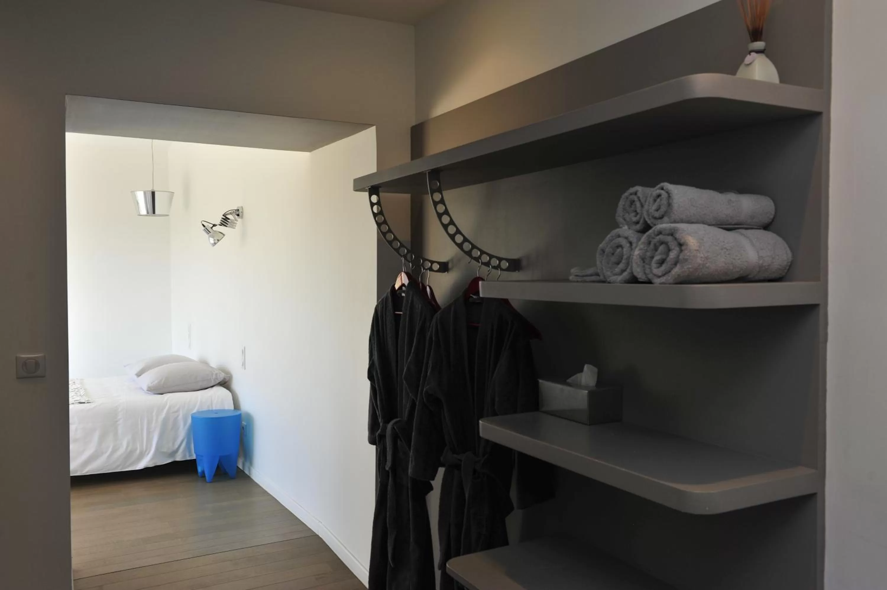 Bedroom, Bunk Bed in Le Jour et la Nuit, Maison d'hôtes