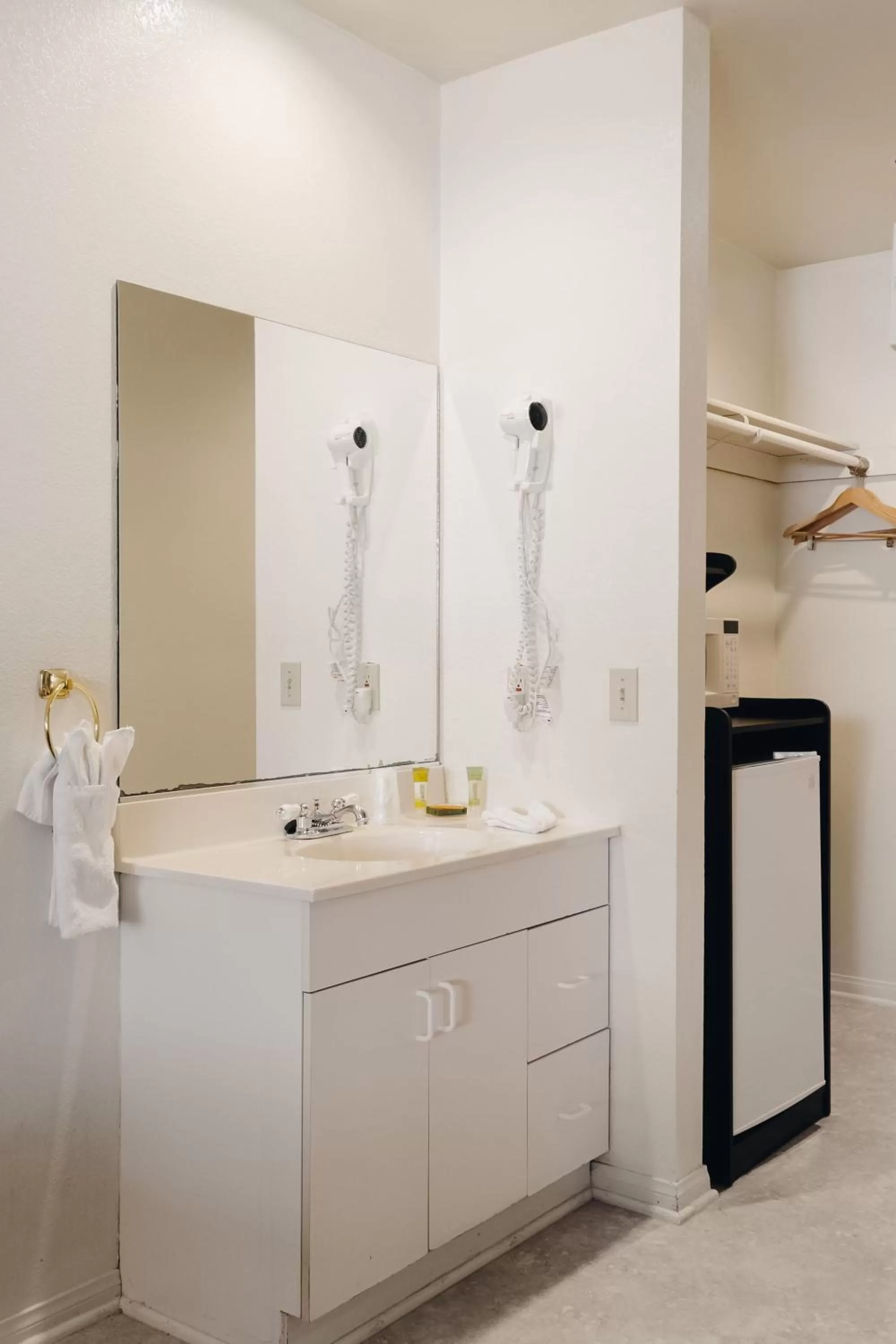 Bathroom in Vintage Lakeside Inn