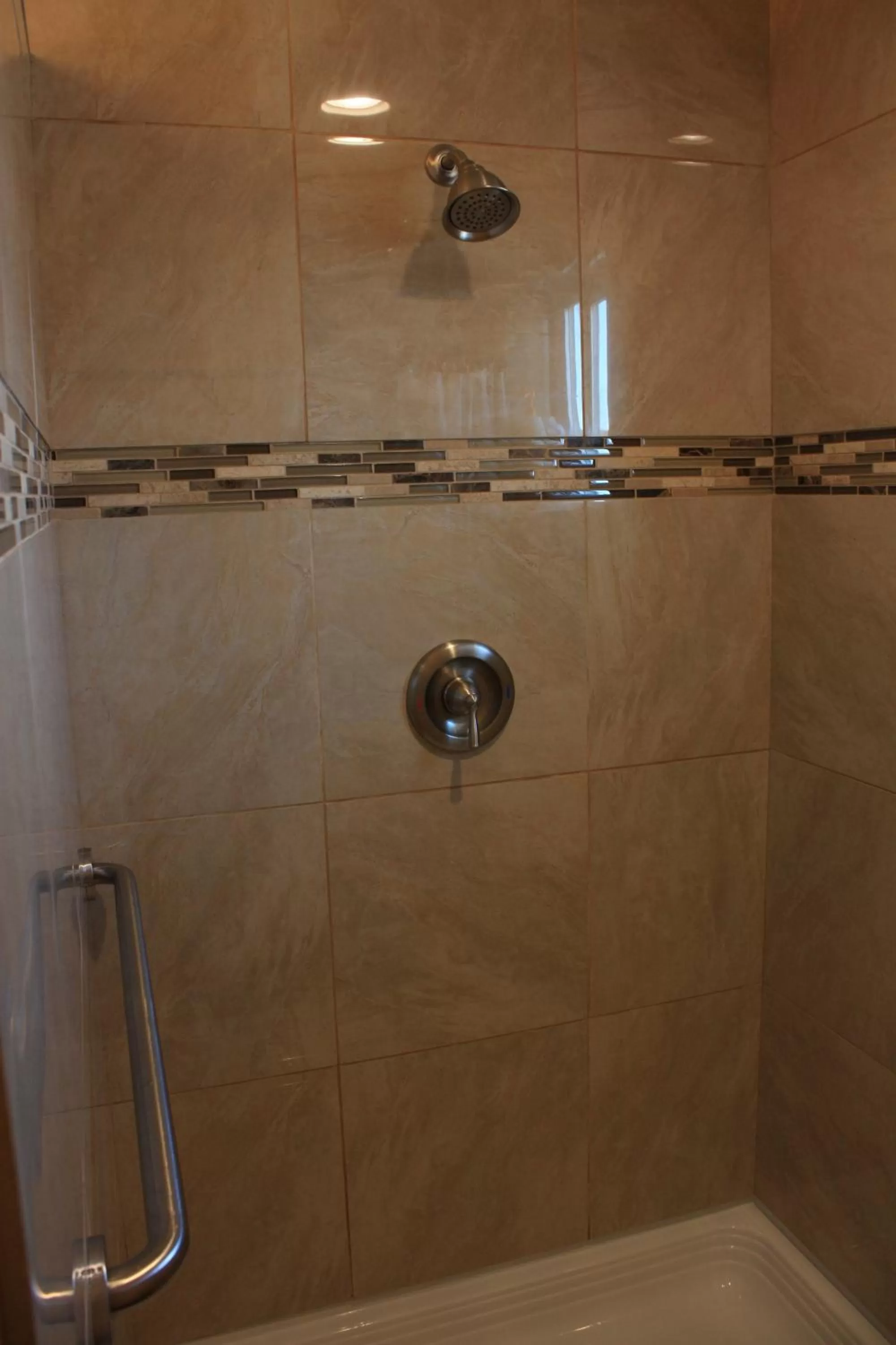 Shower, Bathroom in Fishhook Sunrise B&B