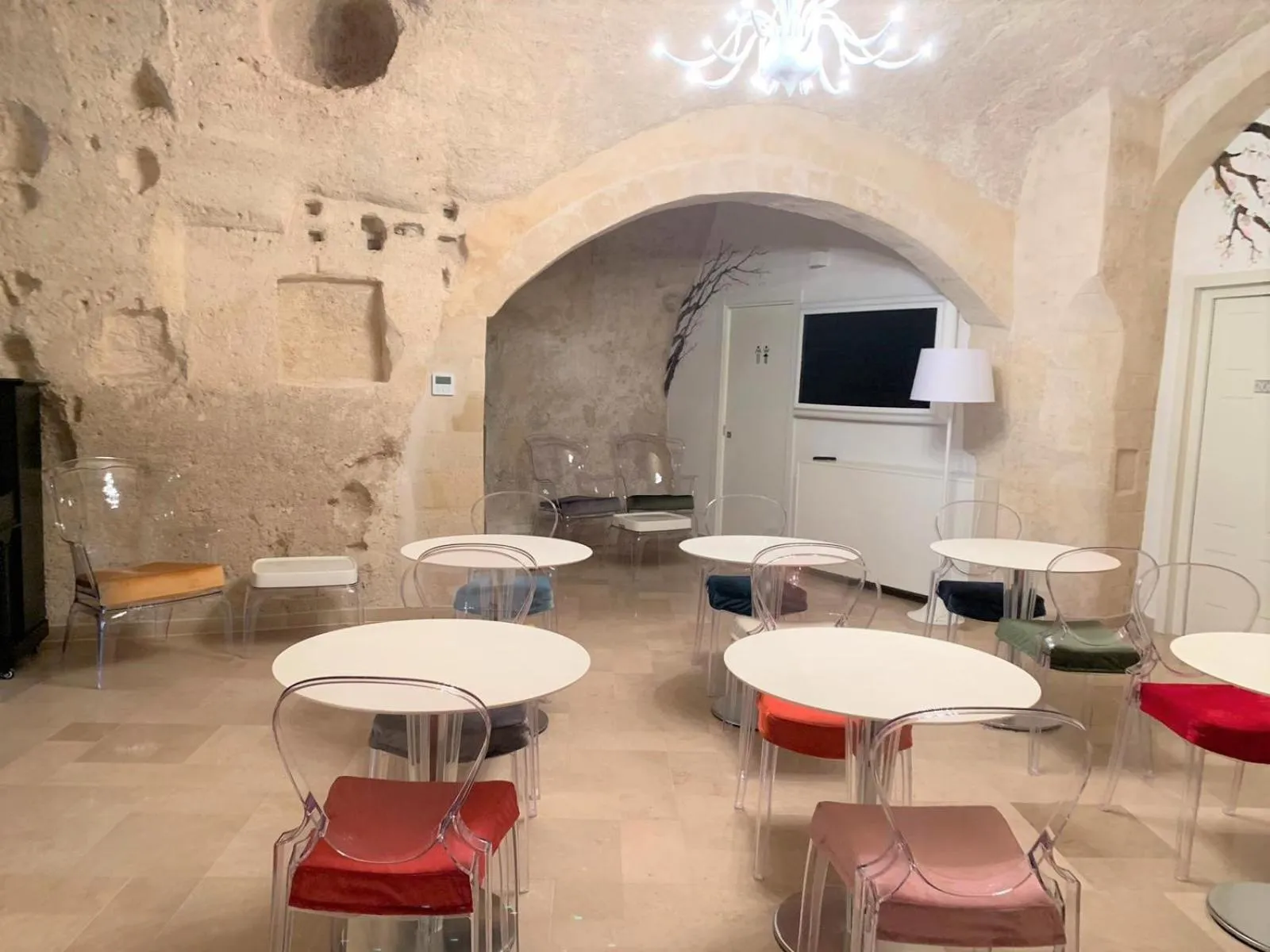 Communal lounge/ TV room in Albergo Del Sedile