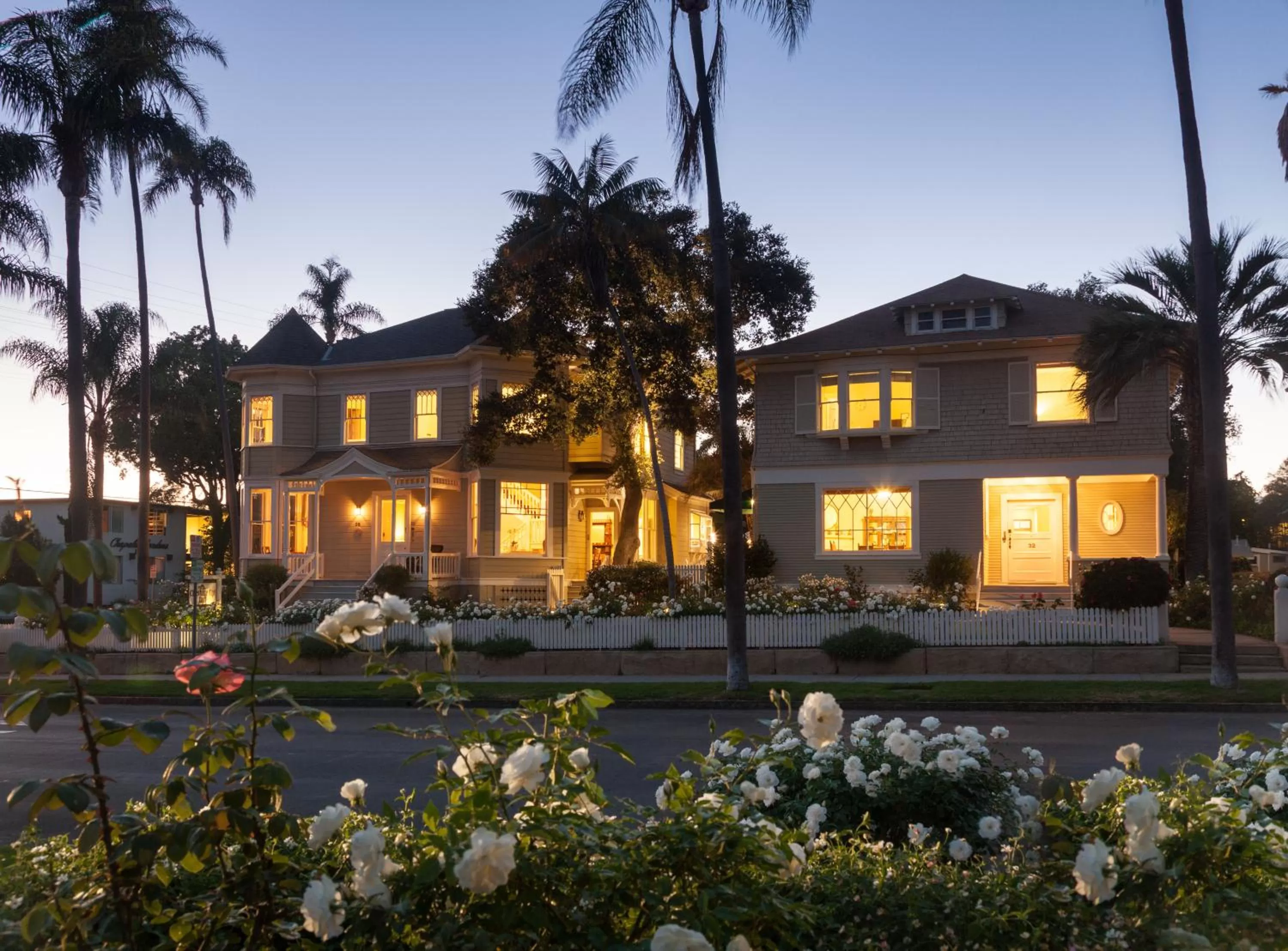 Night, Property Building in Cheshire Cat Inn & Cottages