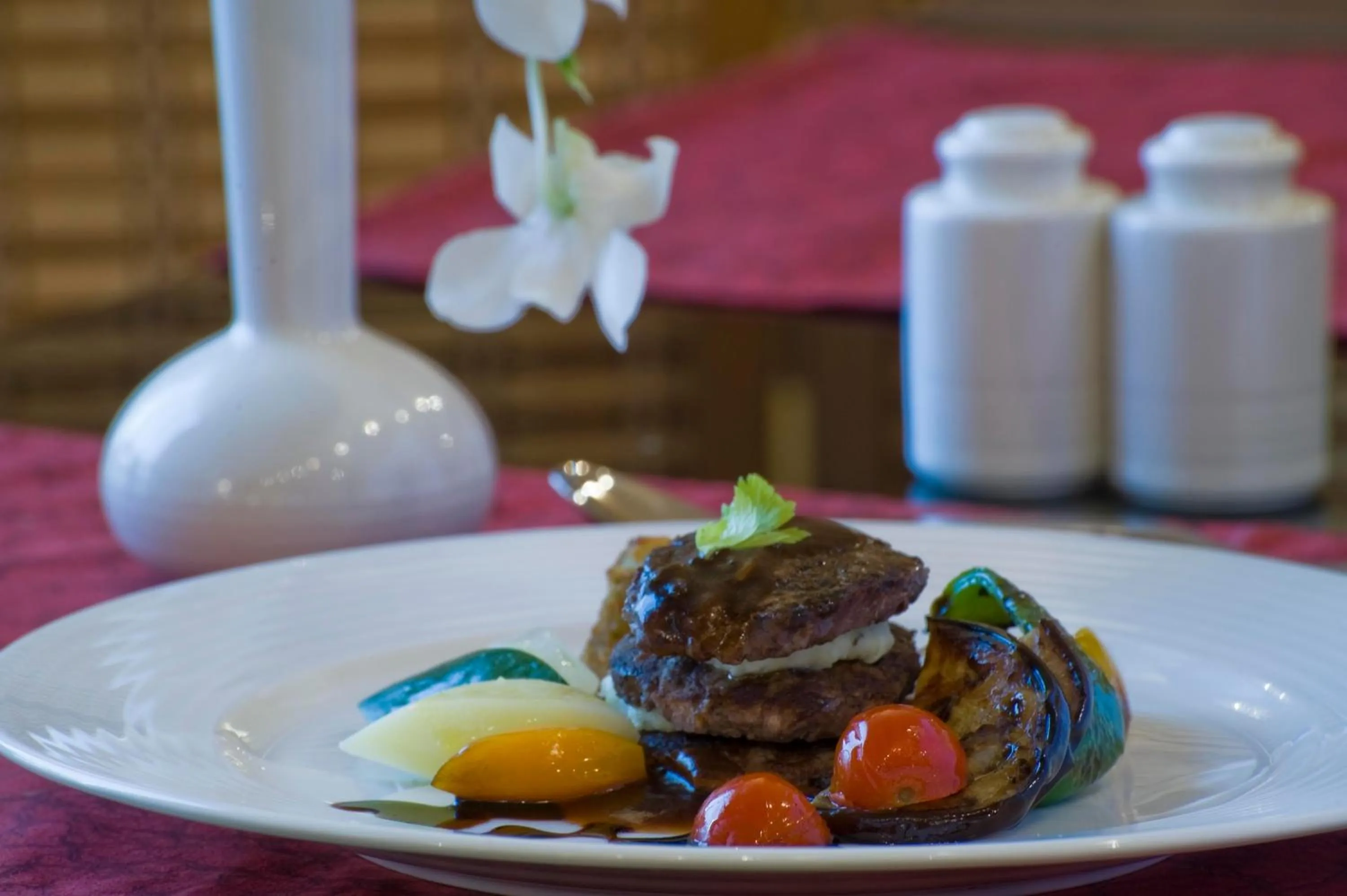 Restaurant/places to eat in Eastyard Khobar Hotel - Formerly Ramada by Wyndham Khobar