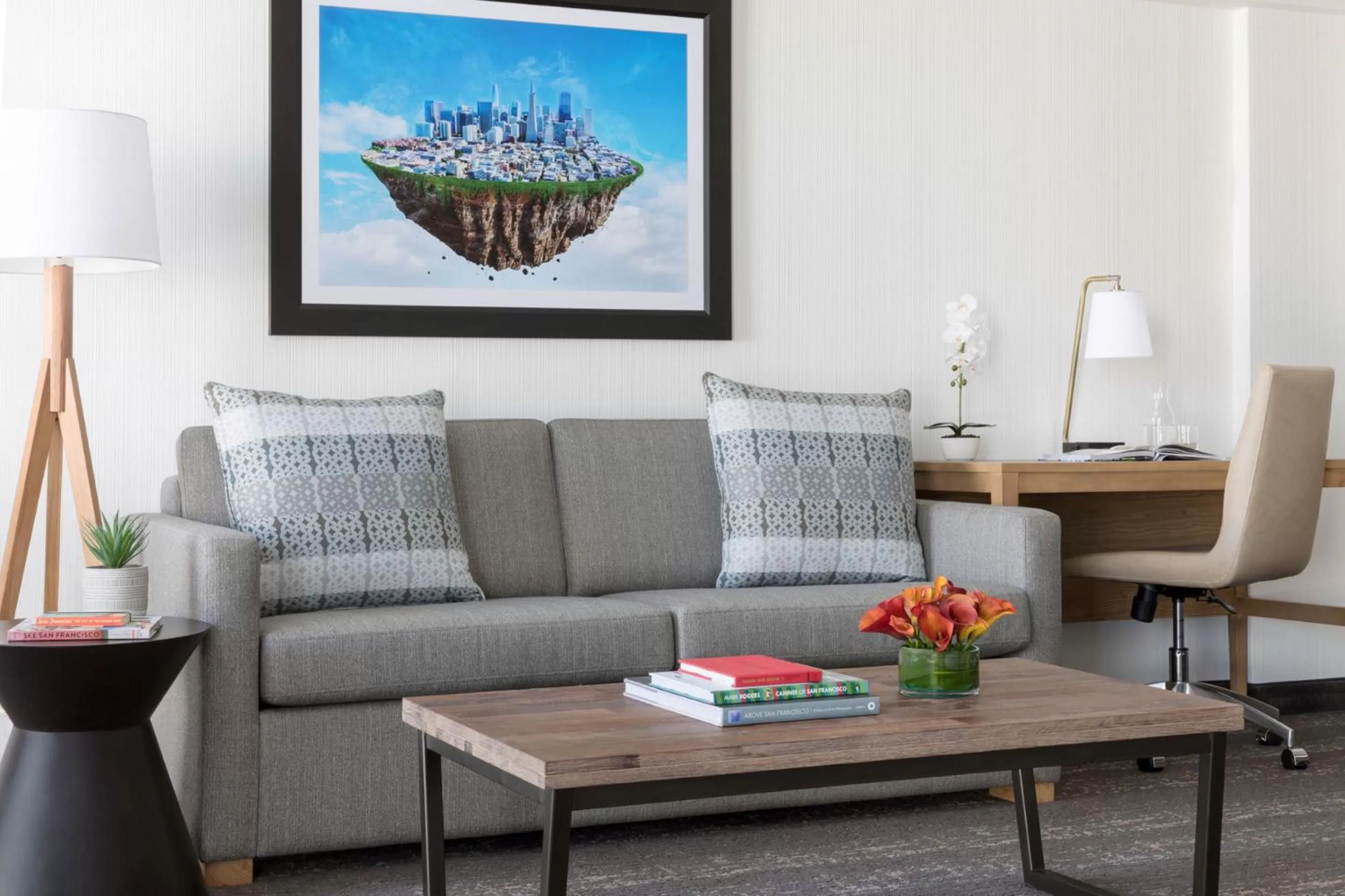 Seating area in Hotel Caza Fisherman's Wharf