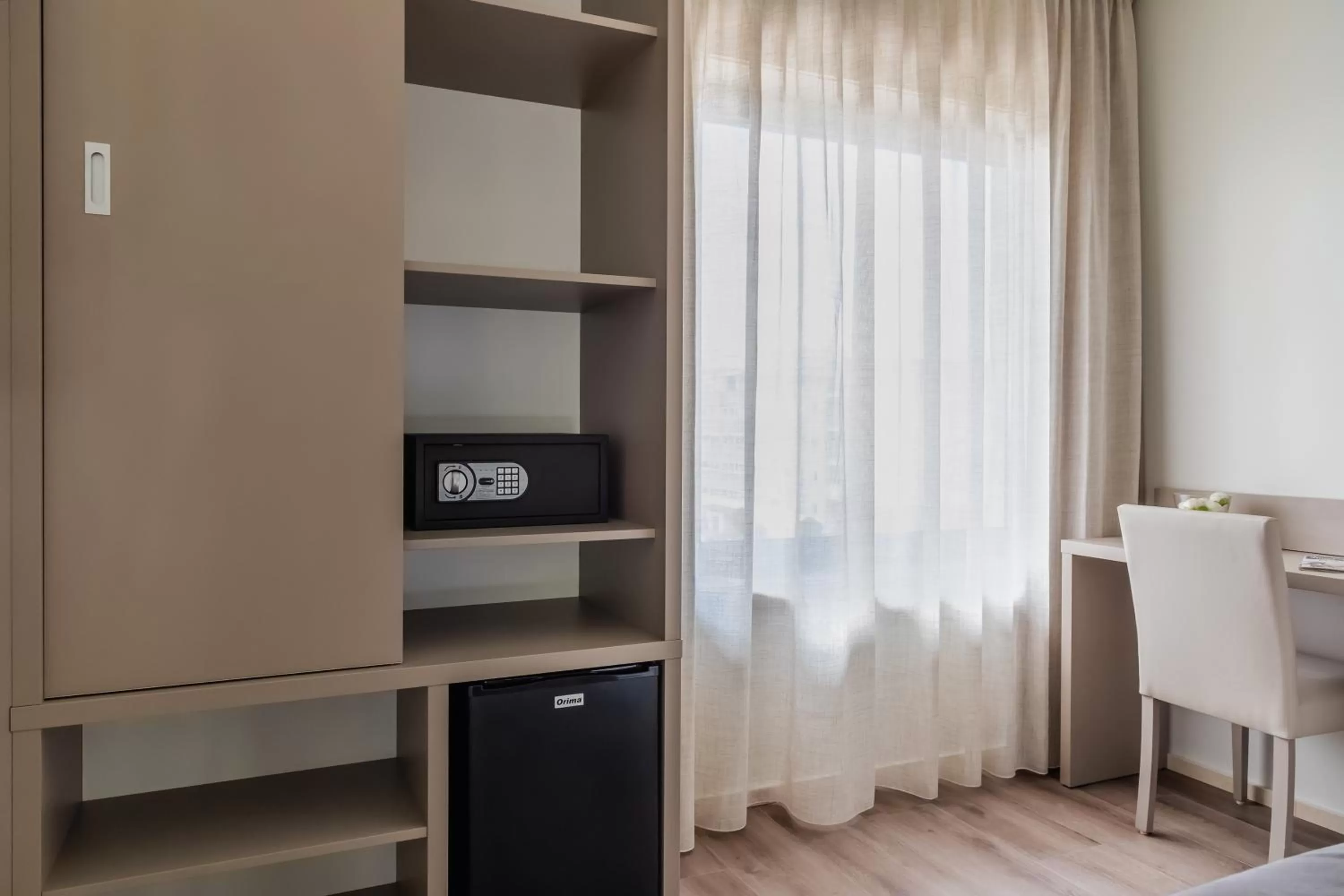 Food and drinks, Bed in Oporto Airport & Business Hotel