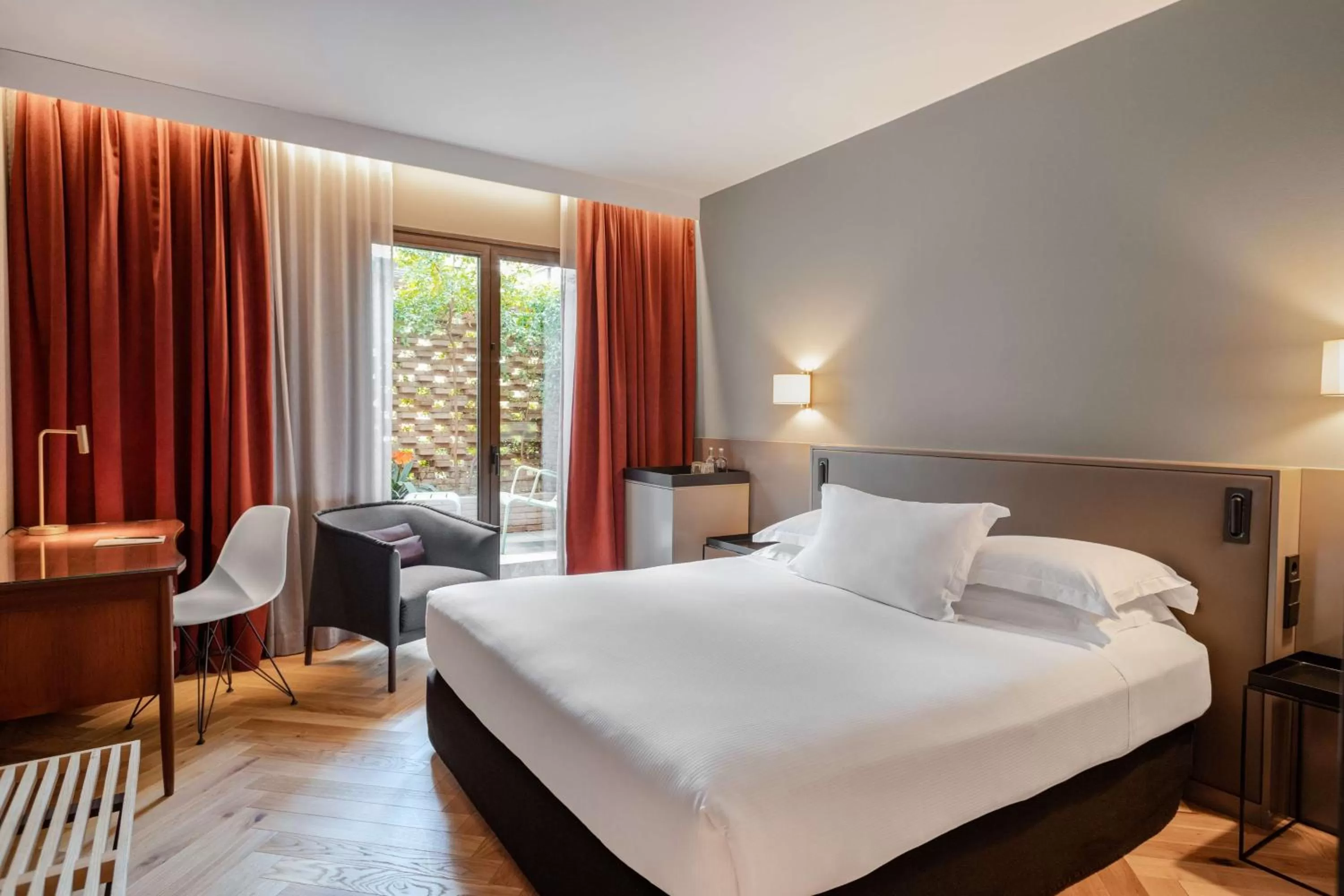 Bed in Alexandra Barcelona Hotel, Curio Collection by Hilton