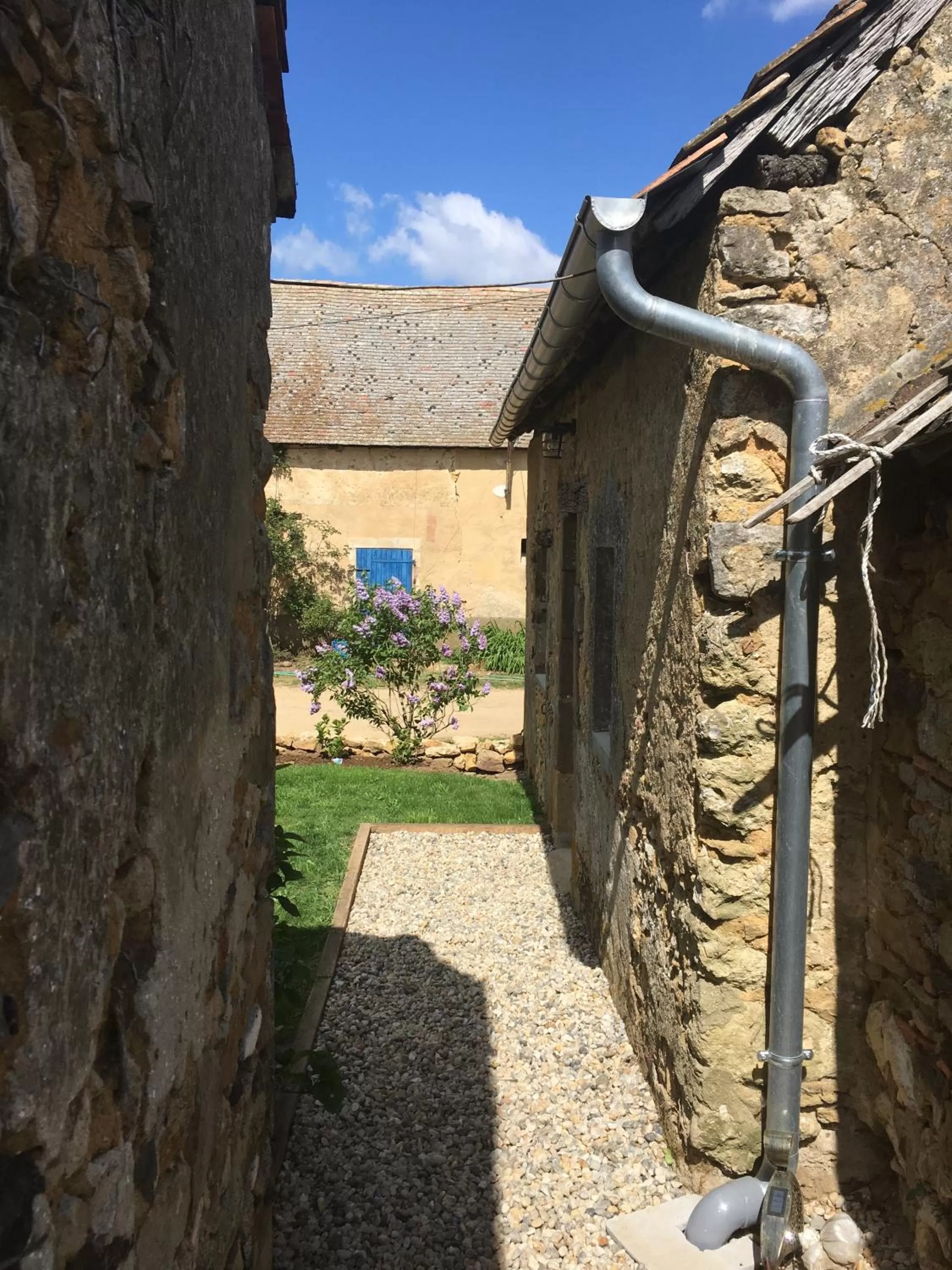 Facade/entrance in La Marchanderie