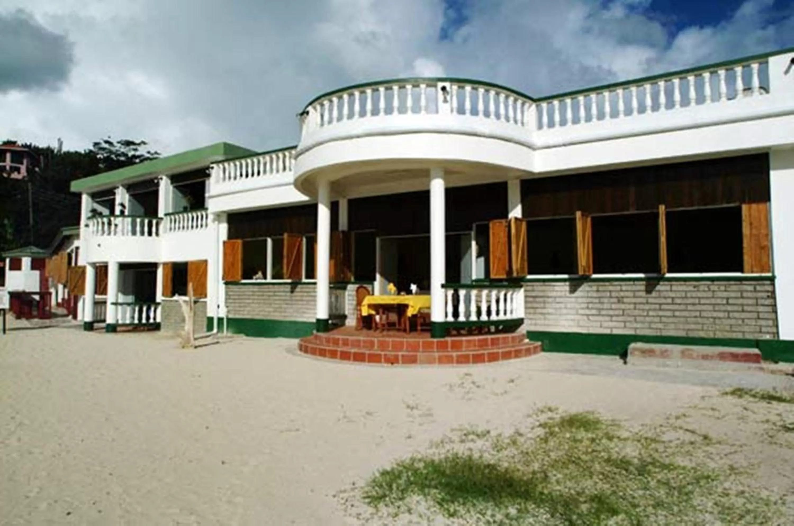 Property building in Gem Holiday Beach Resort