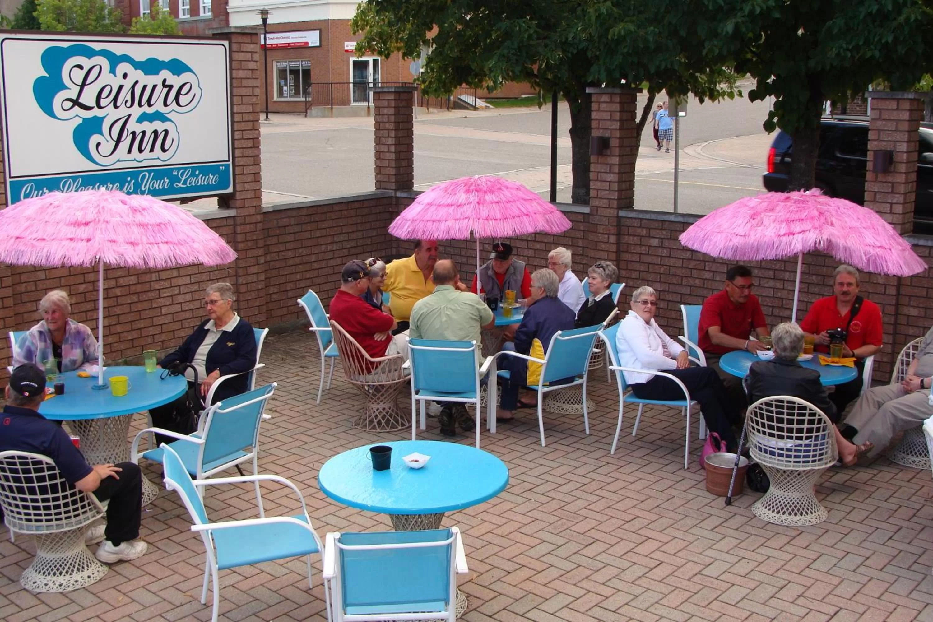 Balcony/Terrace, Restaurant/Places to Eat in Leisure Inn