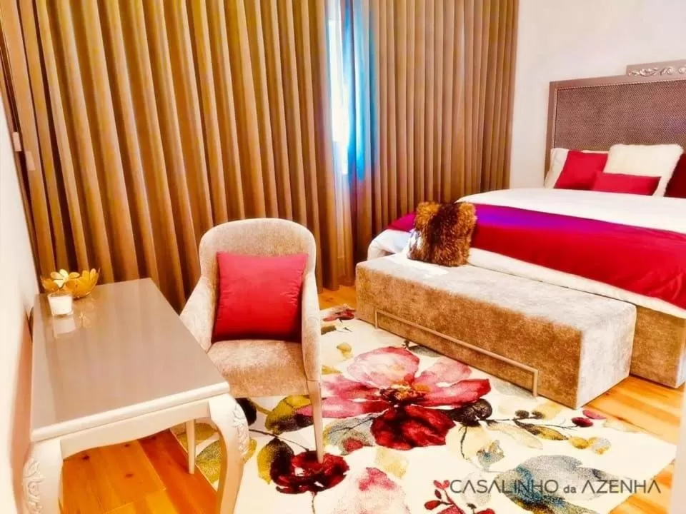 Deluxe King Suite in Casalinho da Azenha - Charm House