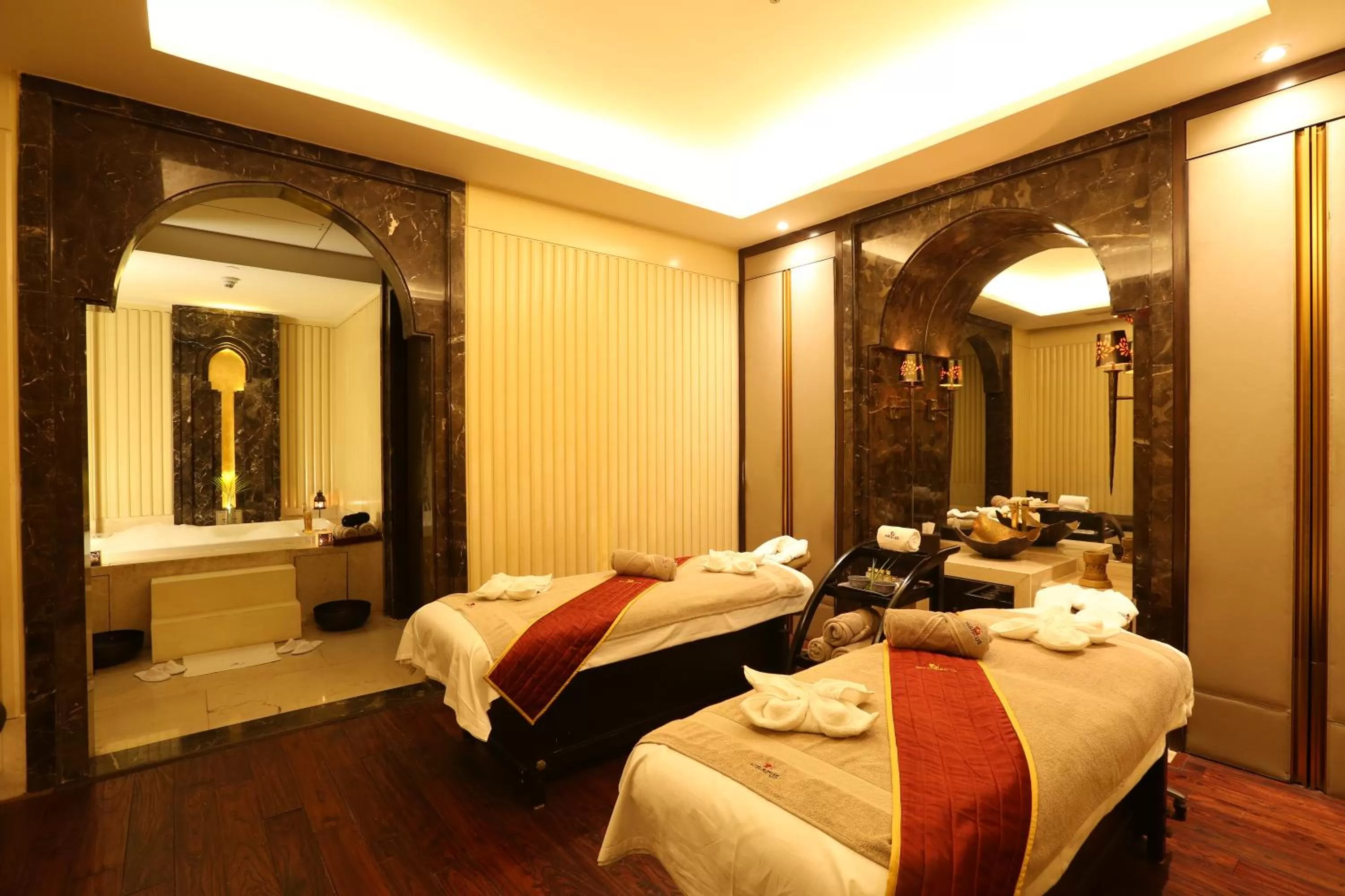 Spa and wellness centre/facilities, Bed in Crowne Plaza New Delhi Mayur Vihar Noida by IHG