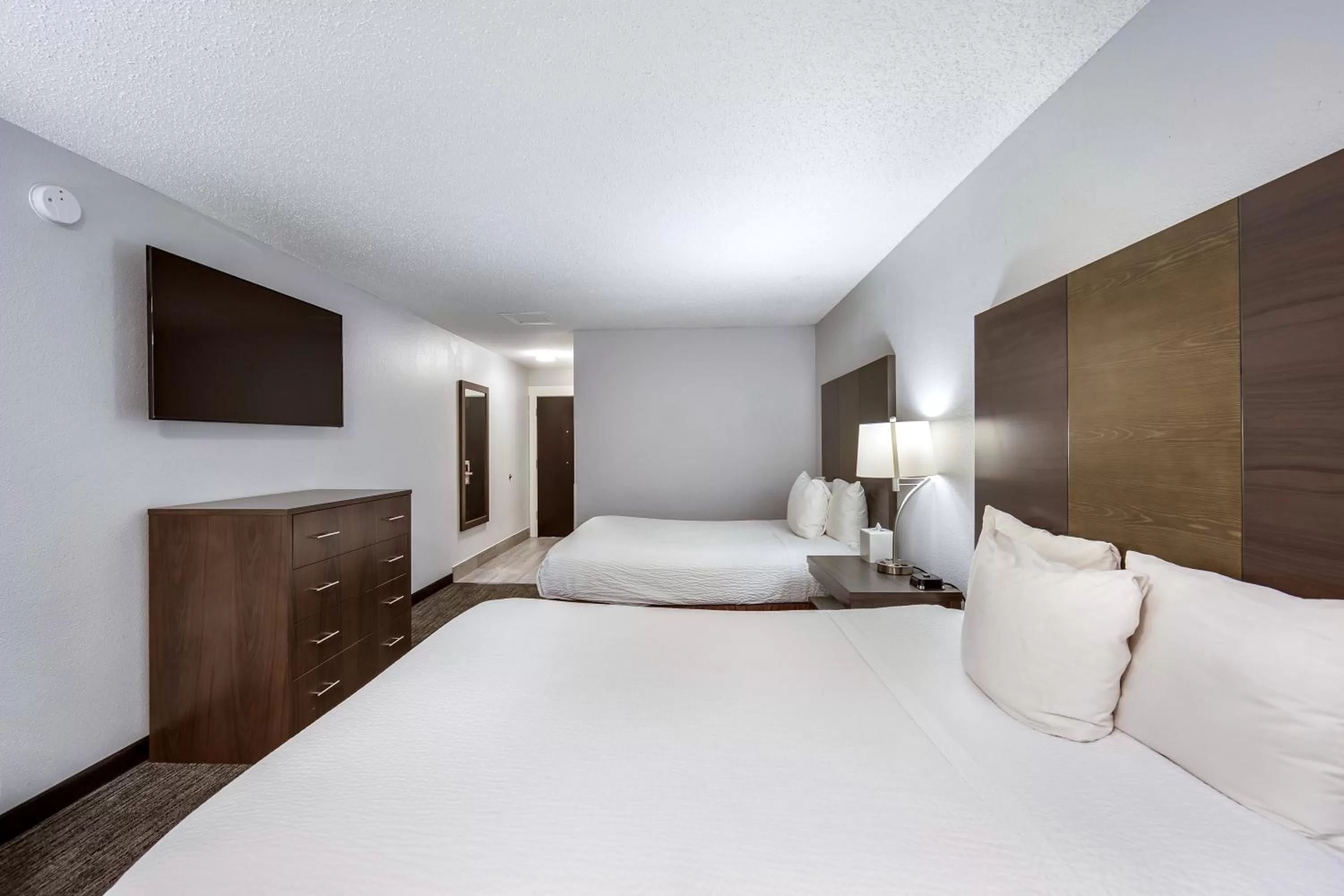 Bedroom, Bed in Red Lion Inn & Suites Grants Pass