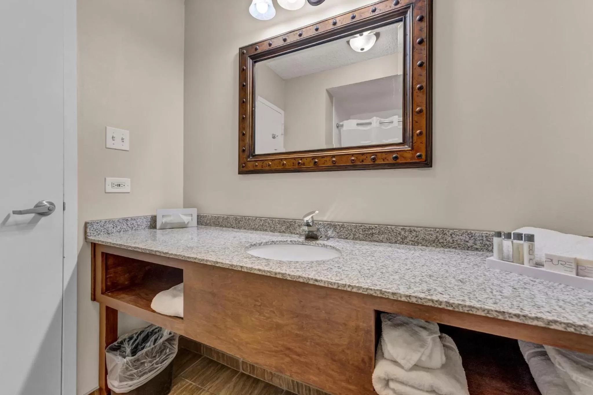 Buffalo Airport Hotel