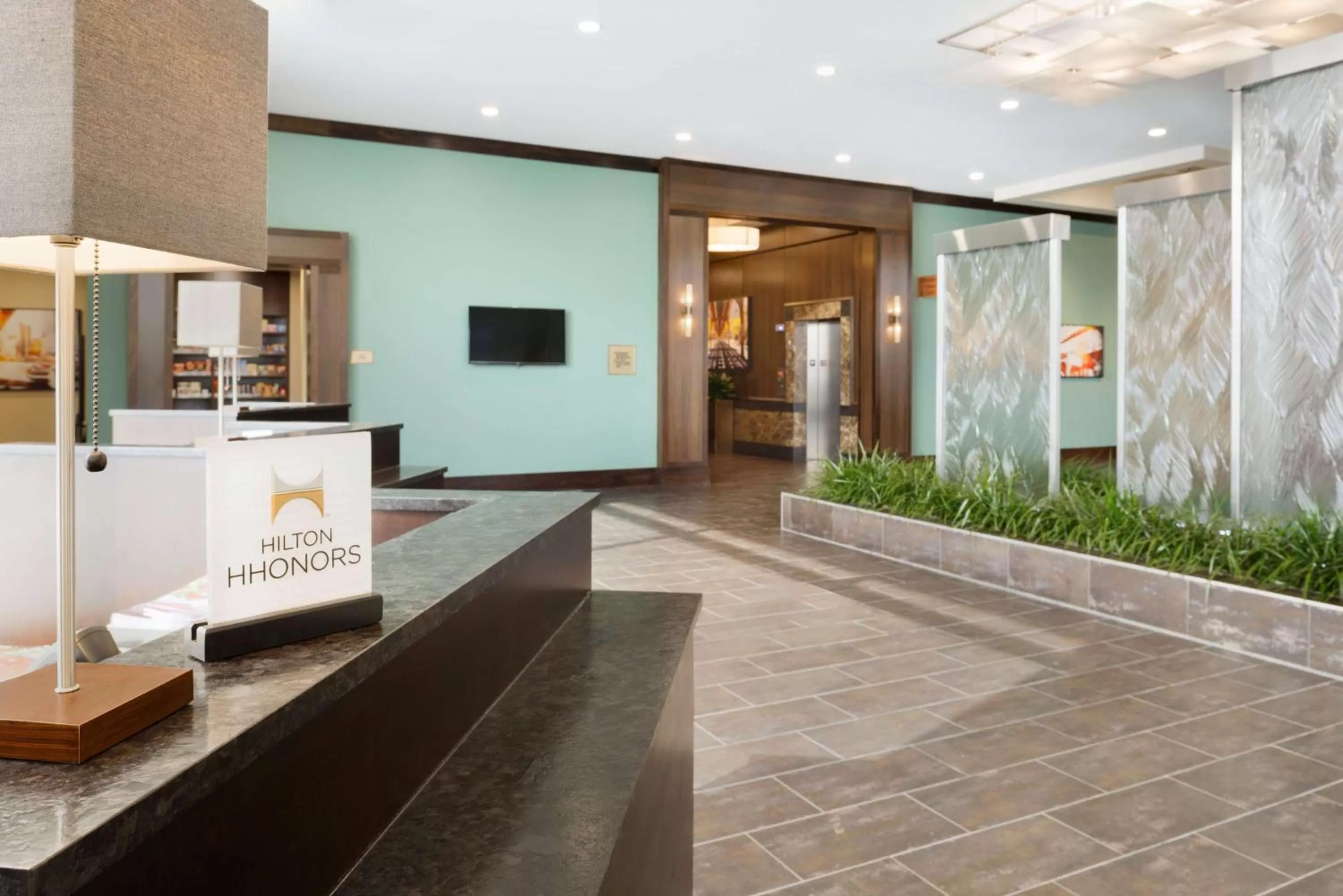 Lobby or reception in Embassy Suites by Hilton Chicago Naperville