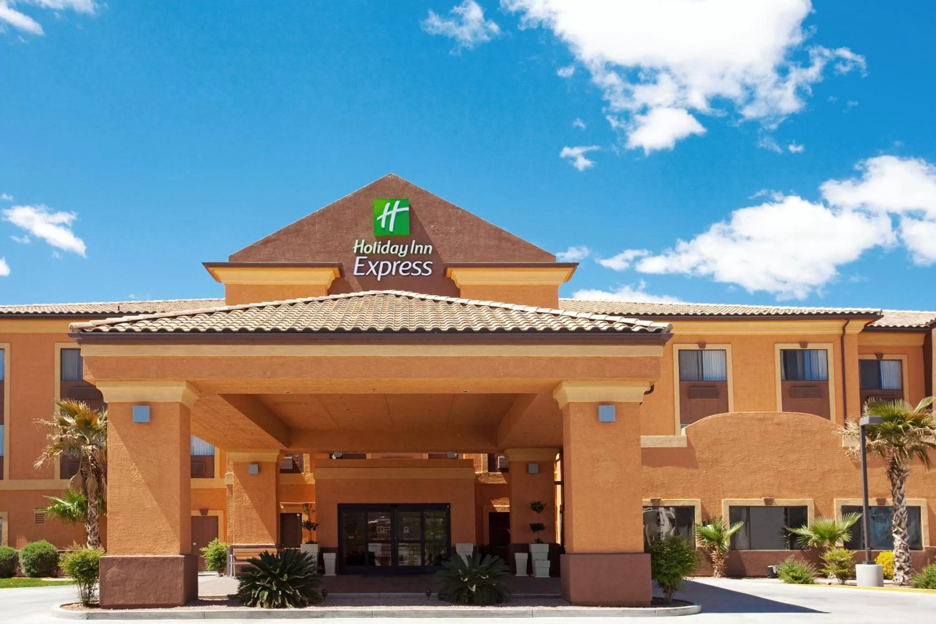 Property building in Holiday Inn Express Kingman by IHG