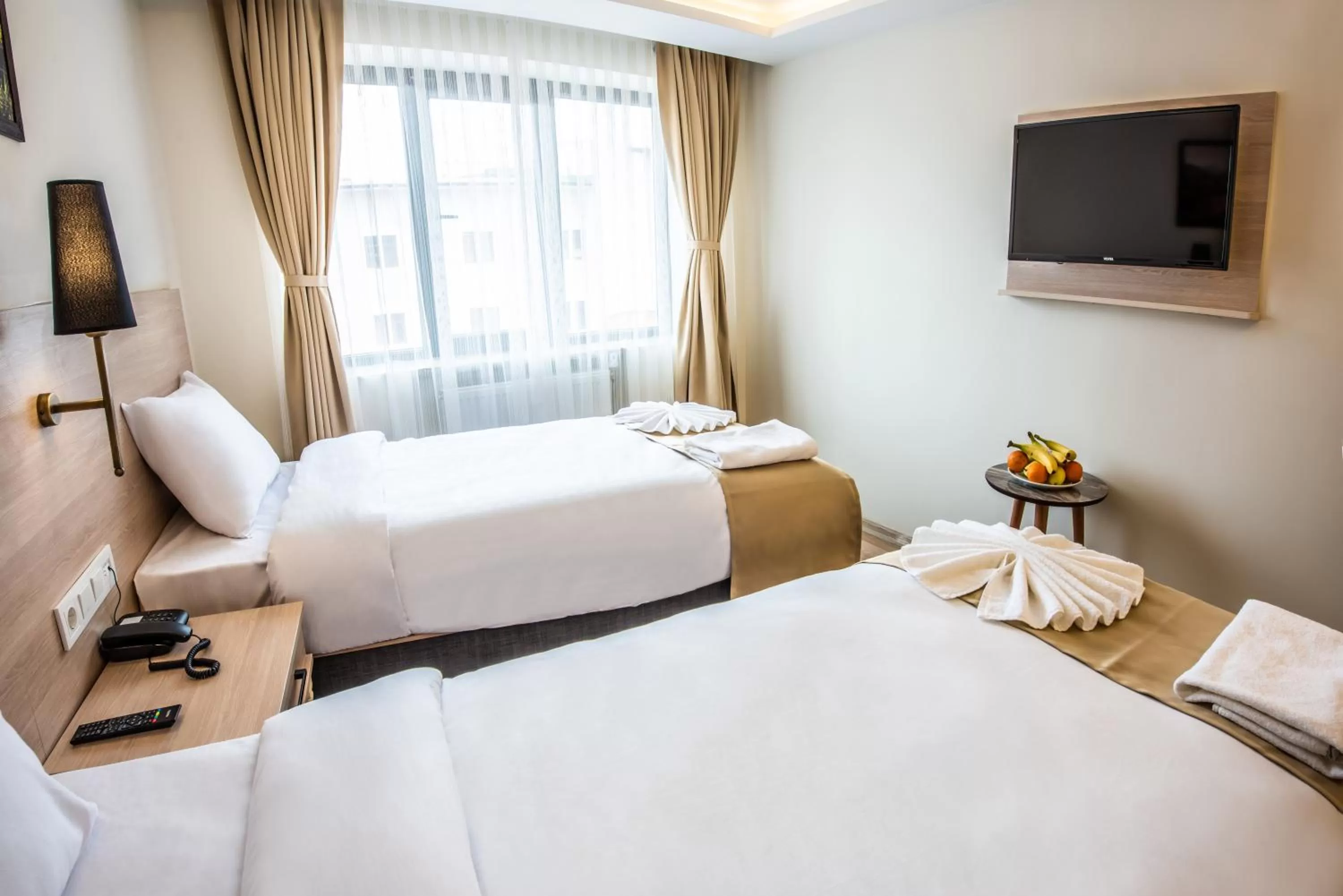 Photo of the whole room, Bed in Royal Bosphorus Hotel & SPA Hamam