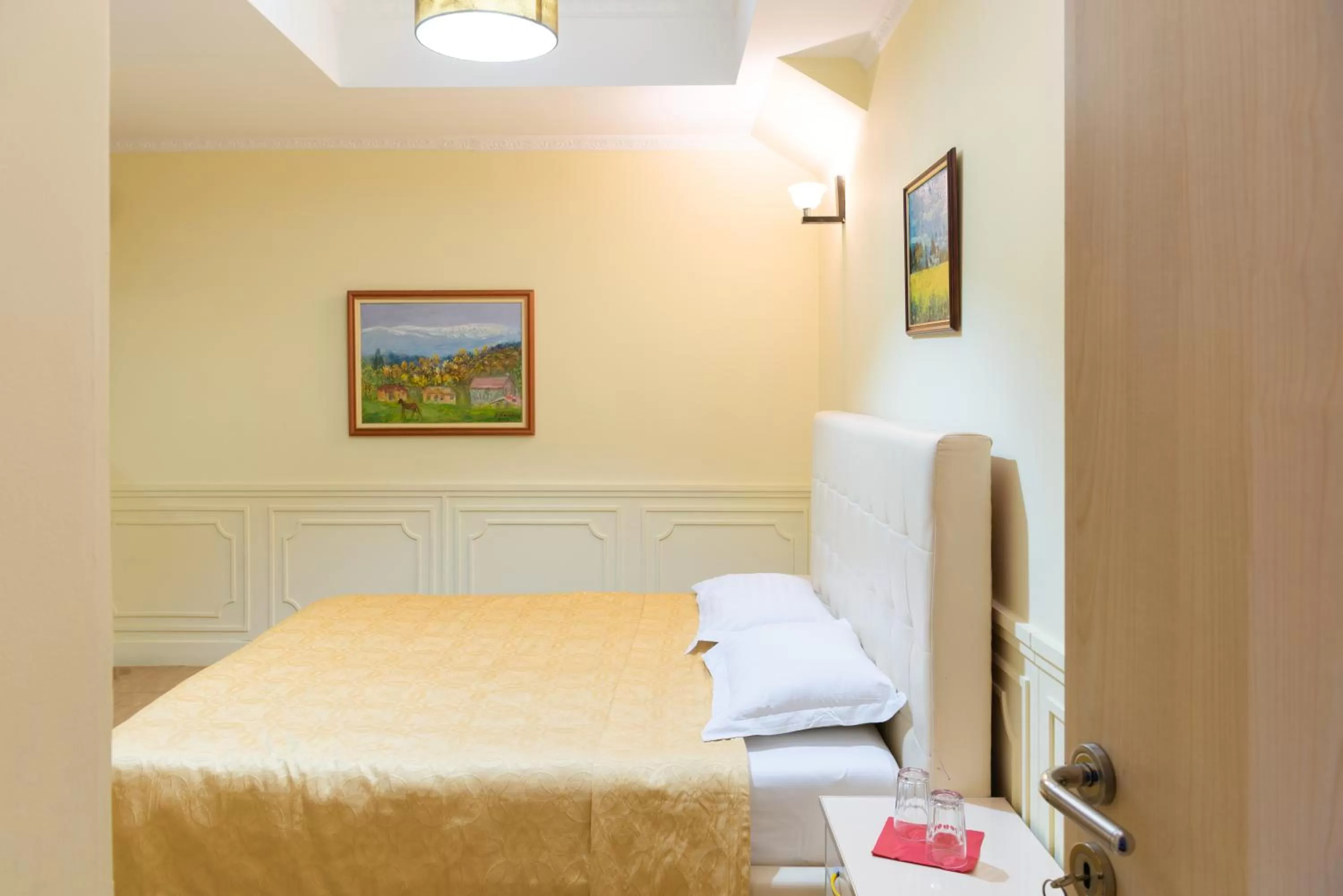 Bed in Artistic Tirana Blloku