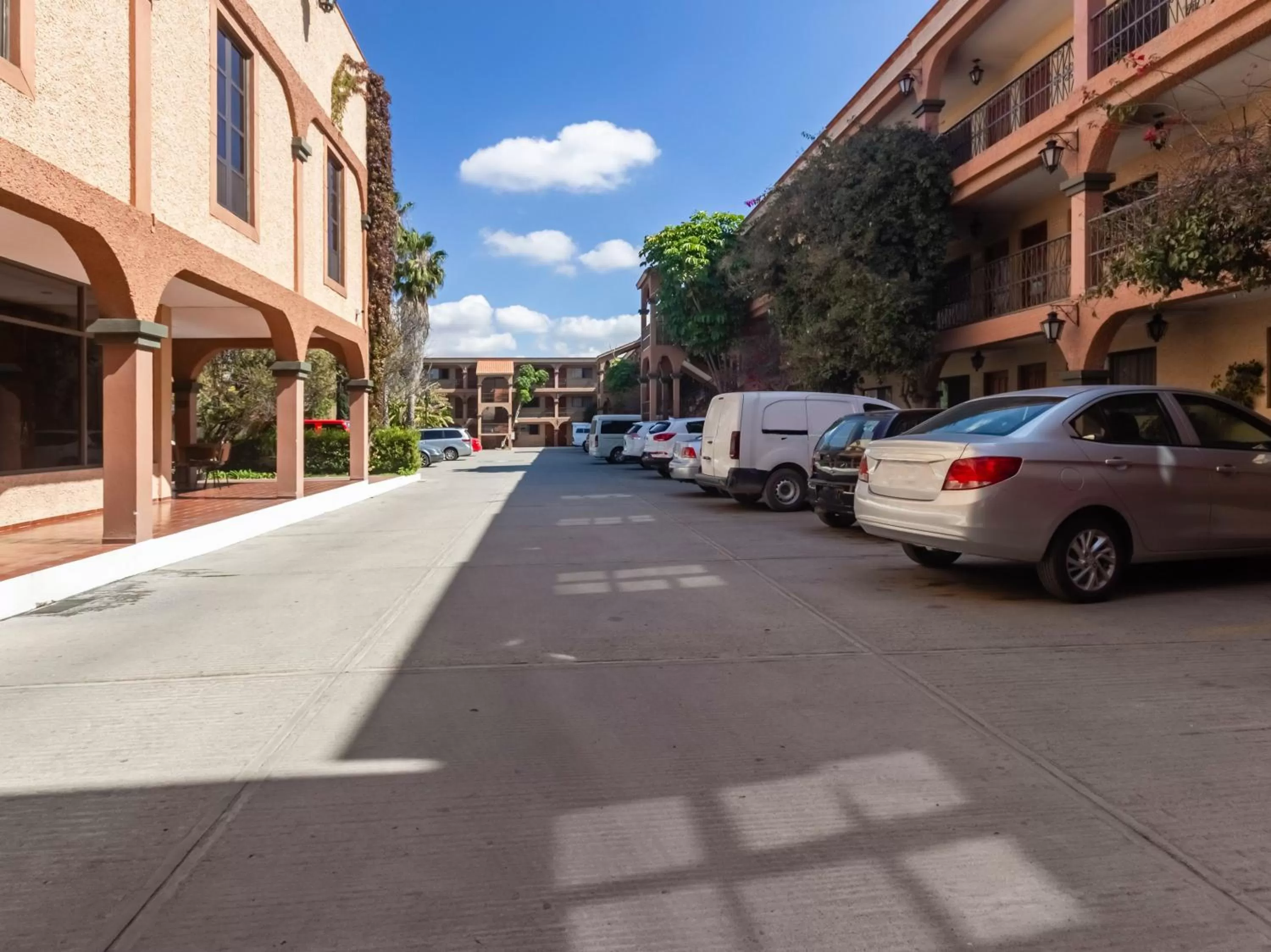 Area and facilities, Neighborhood in Capital O Mansión los Arcos, San Luis Potosí