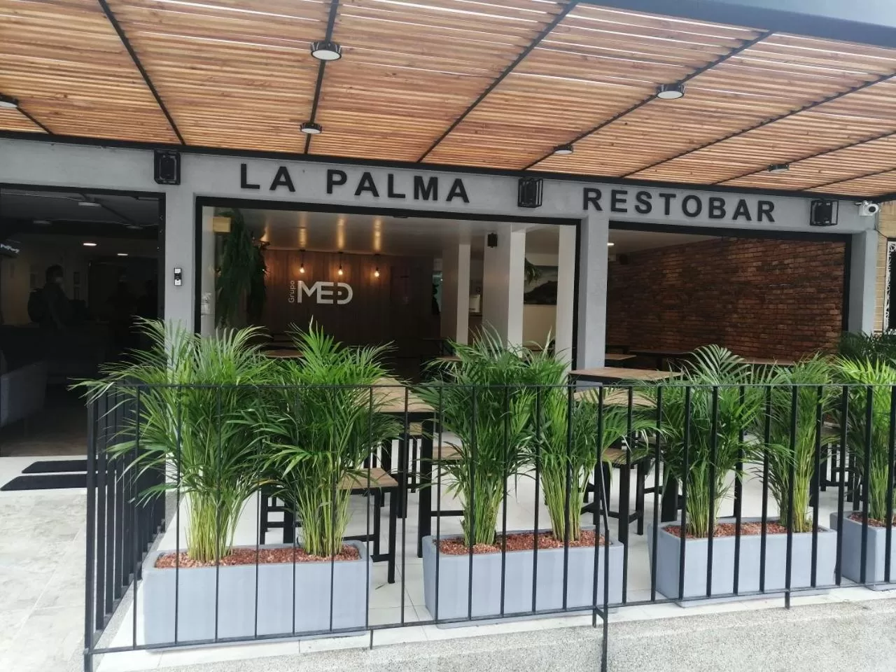 Restaurant/places to eat in Med la palma