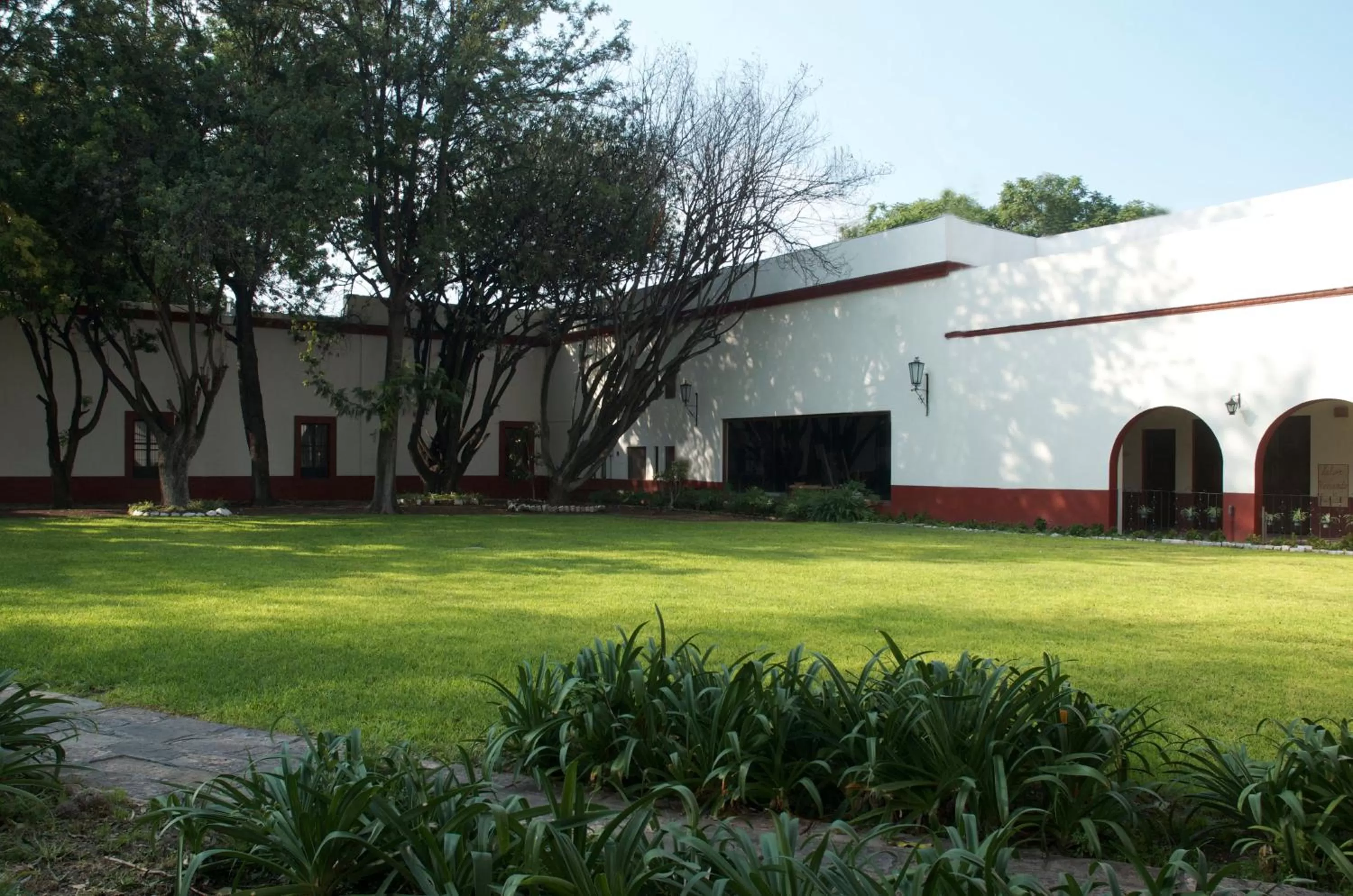 Garden in Hacienda Jurica by Brisas