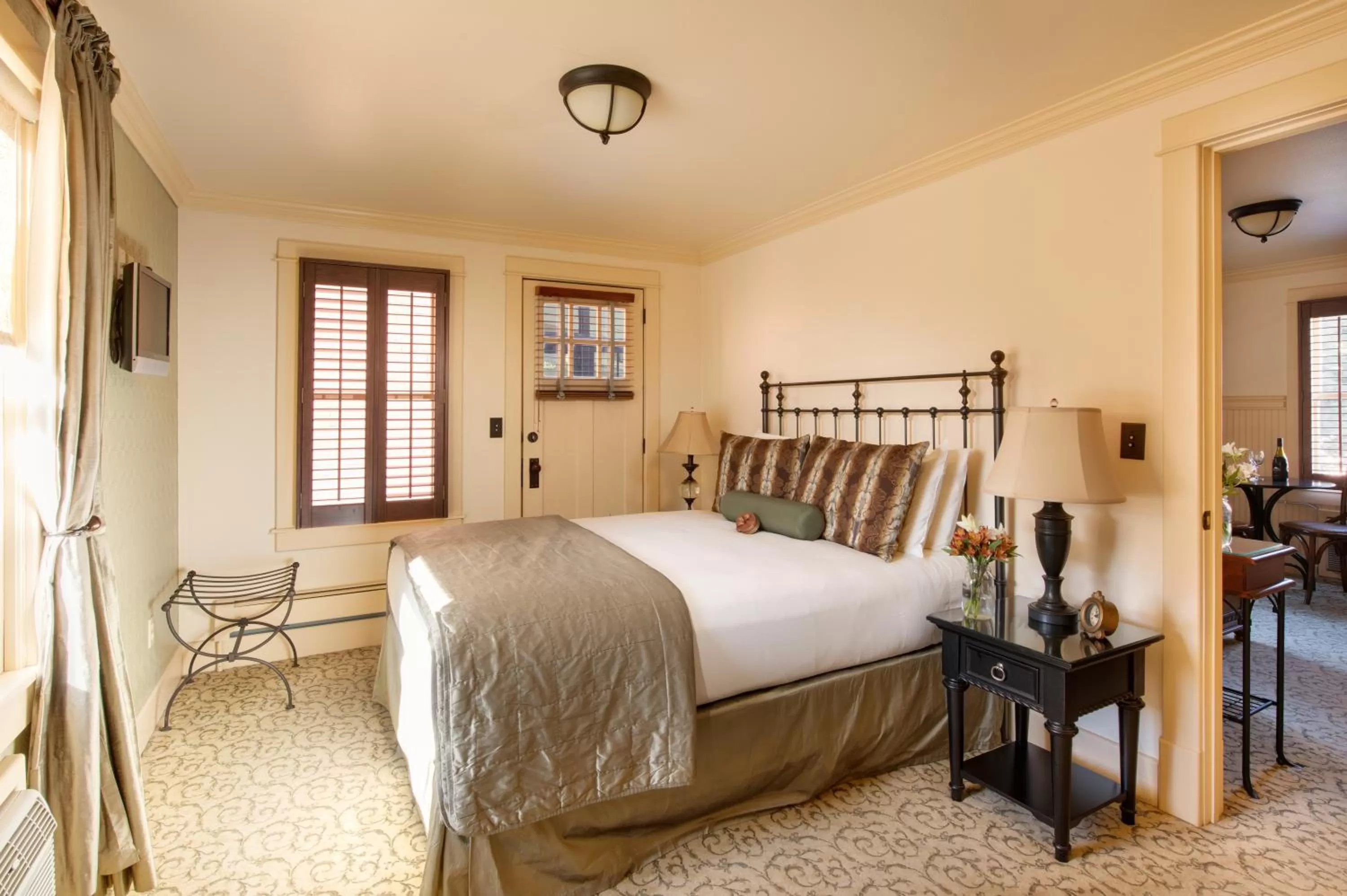 Bedroom, Bed in Chamberlin Inn