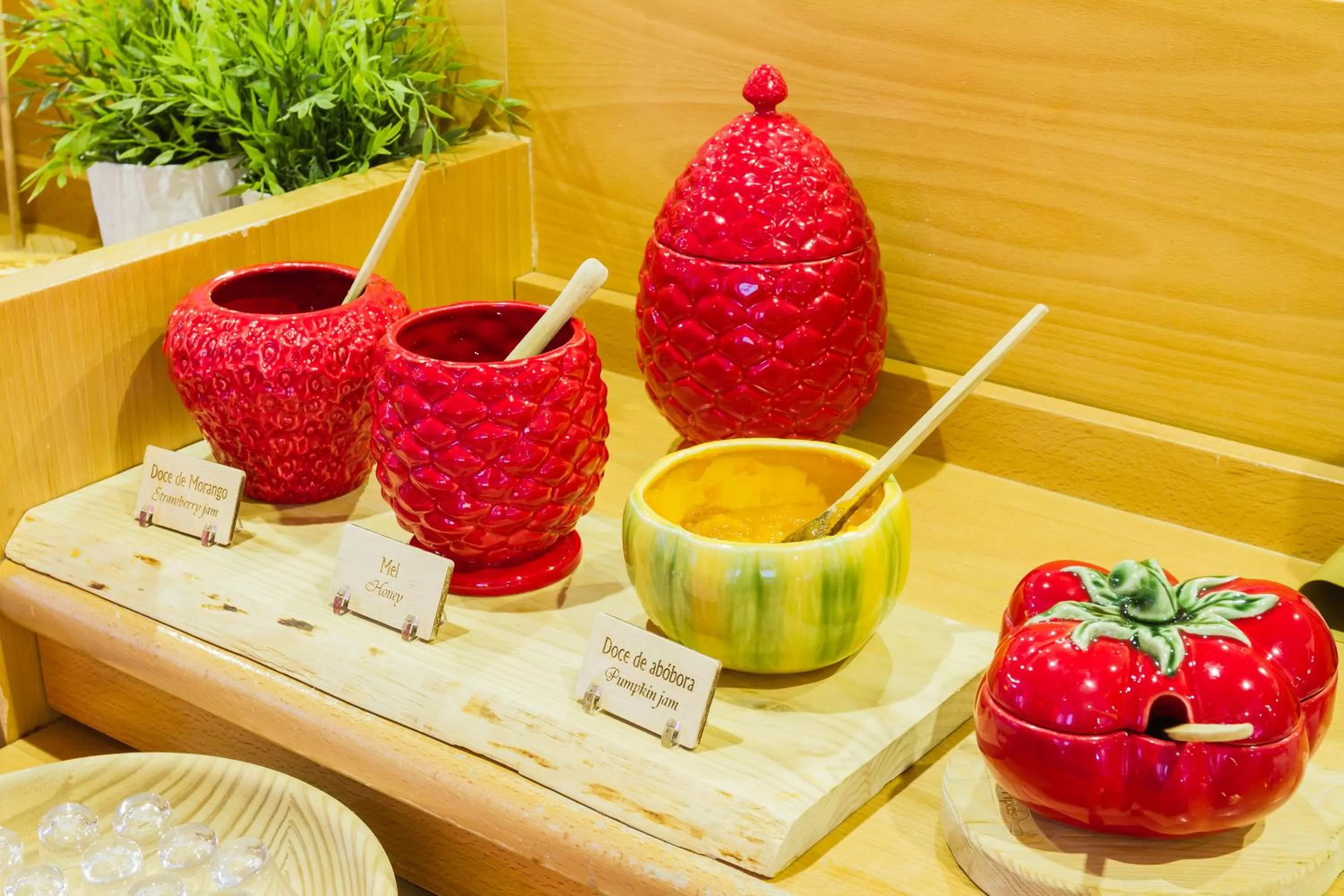 Breakfast in ibis Porto Centro São Bento