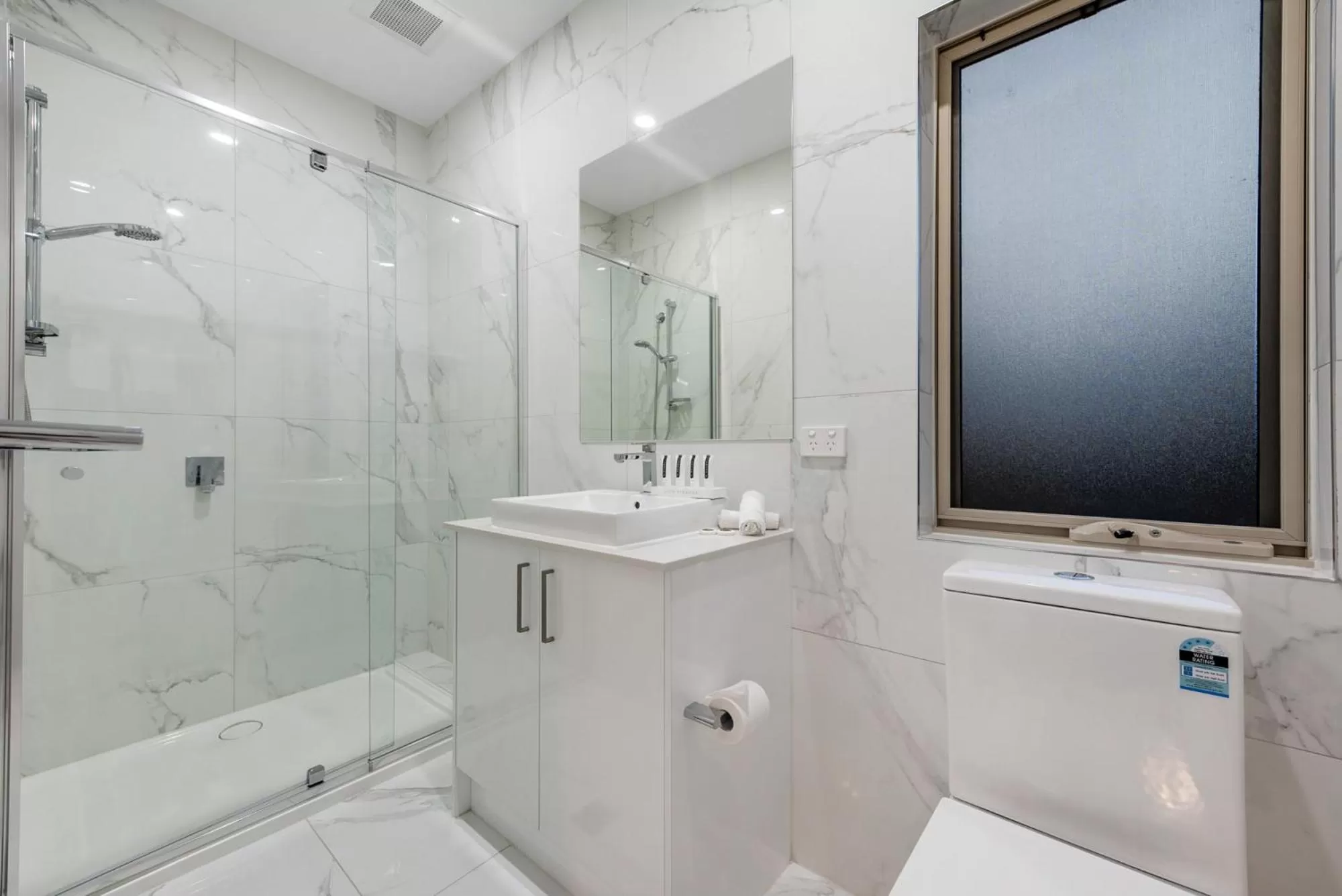 Bathroom in Melbourne Airport Motel