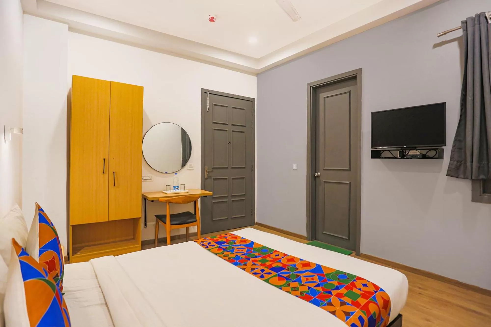 TV and multimedia, Bed in FabHotel Roseman