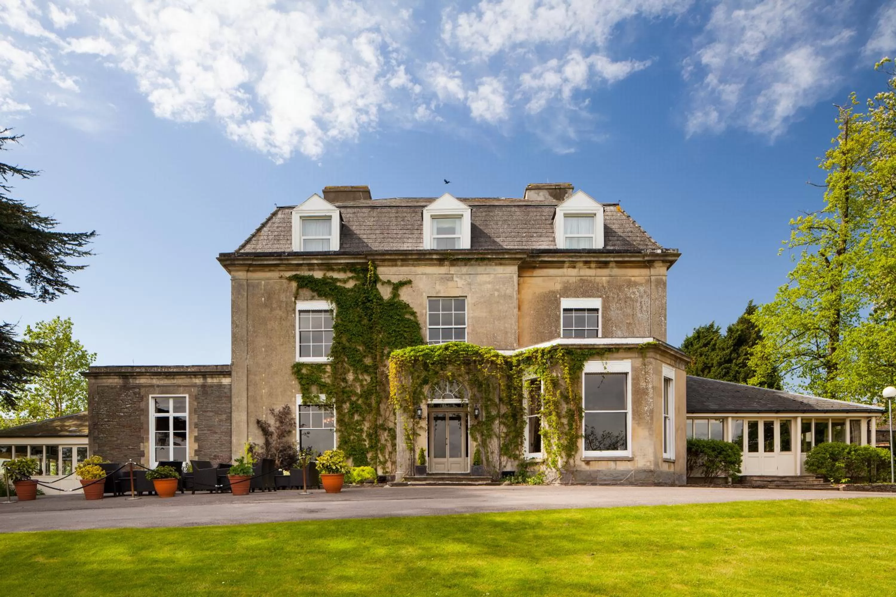 Facade/entrance in Mercure Bristol North The Grange Hotel