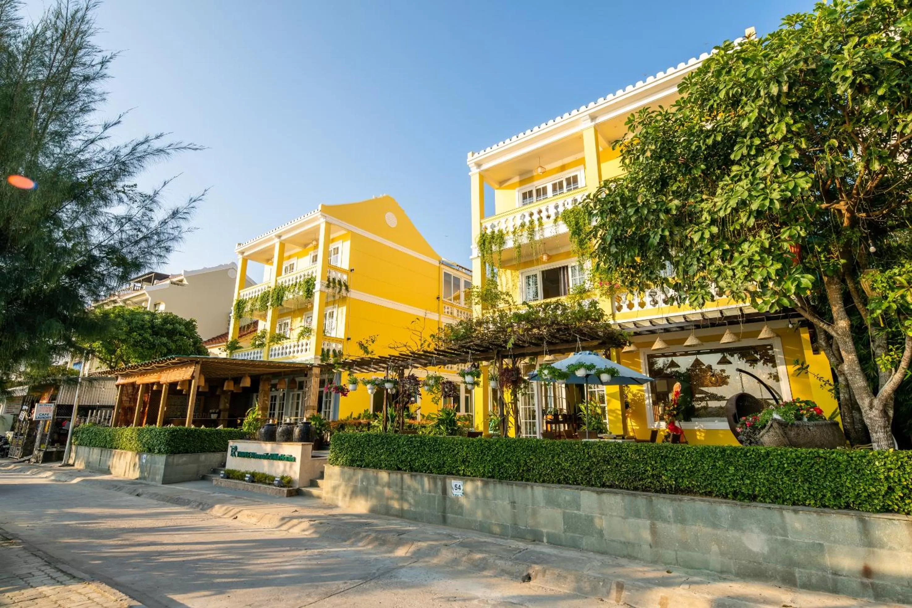 Property Building in TRIPLE Riverside Villa Hotel HoiAn