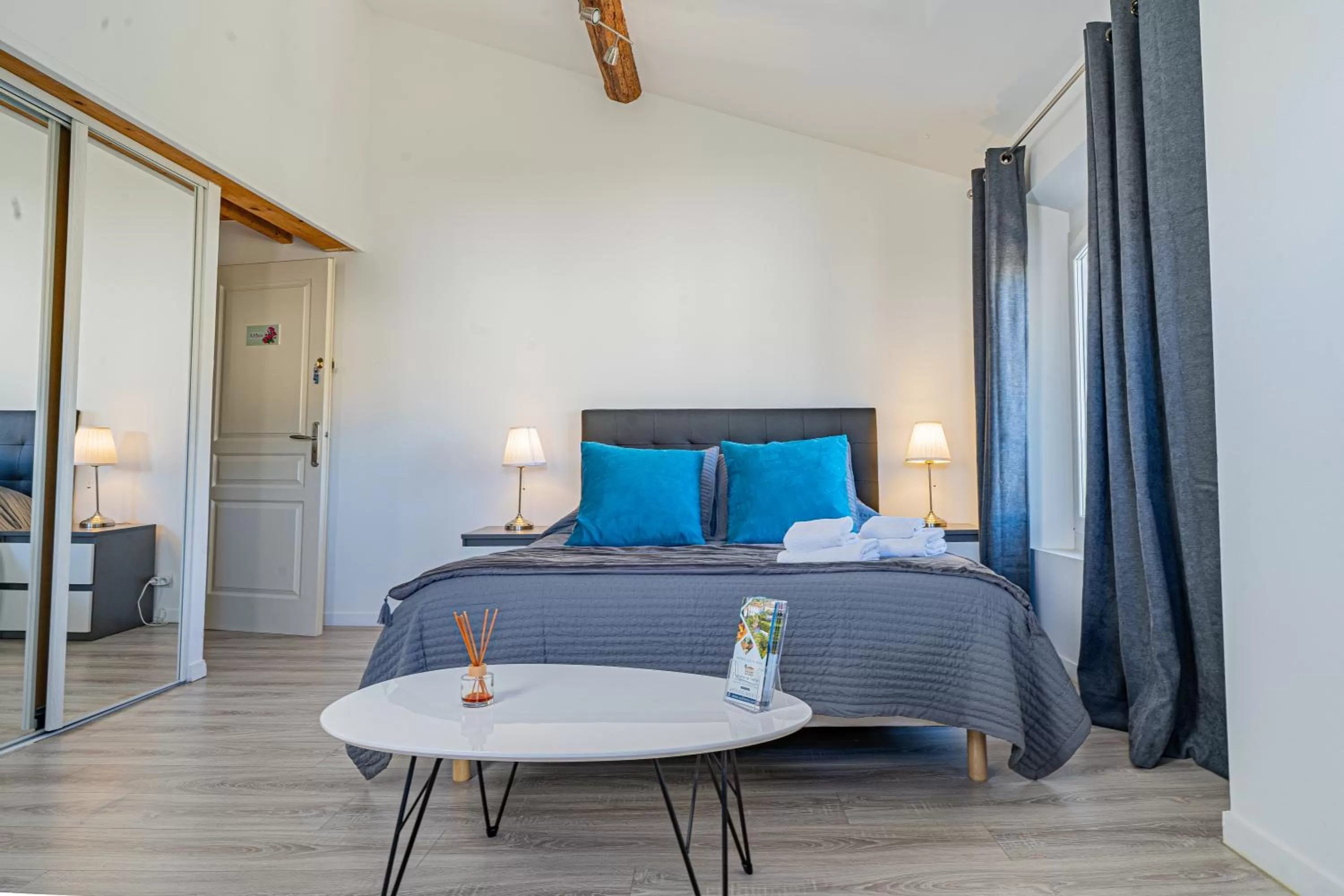 Property building, Bed in Domaine de l'Aufrene