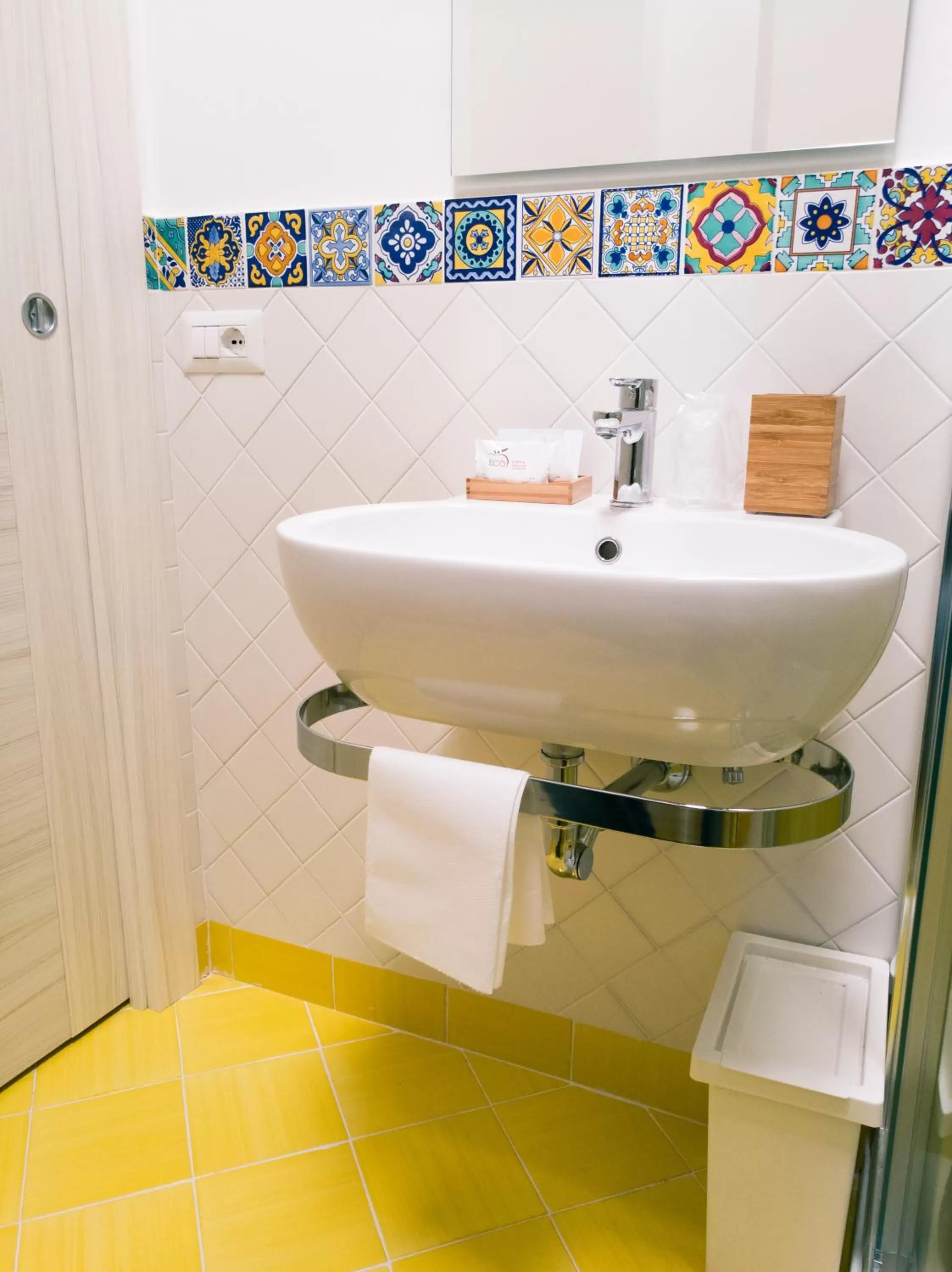 Bathroom in Songbird