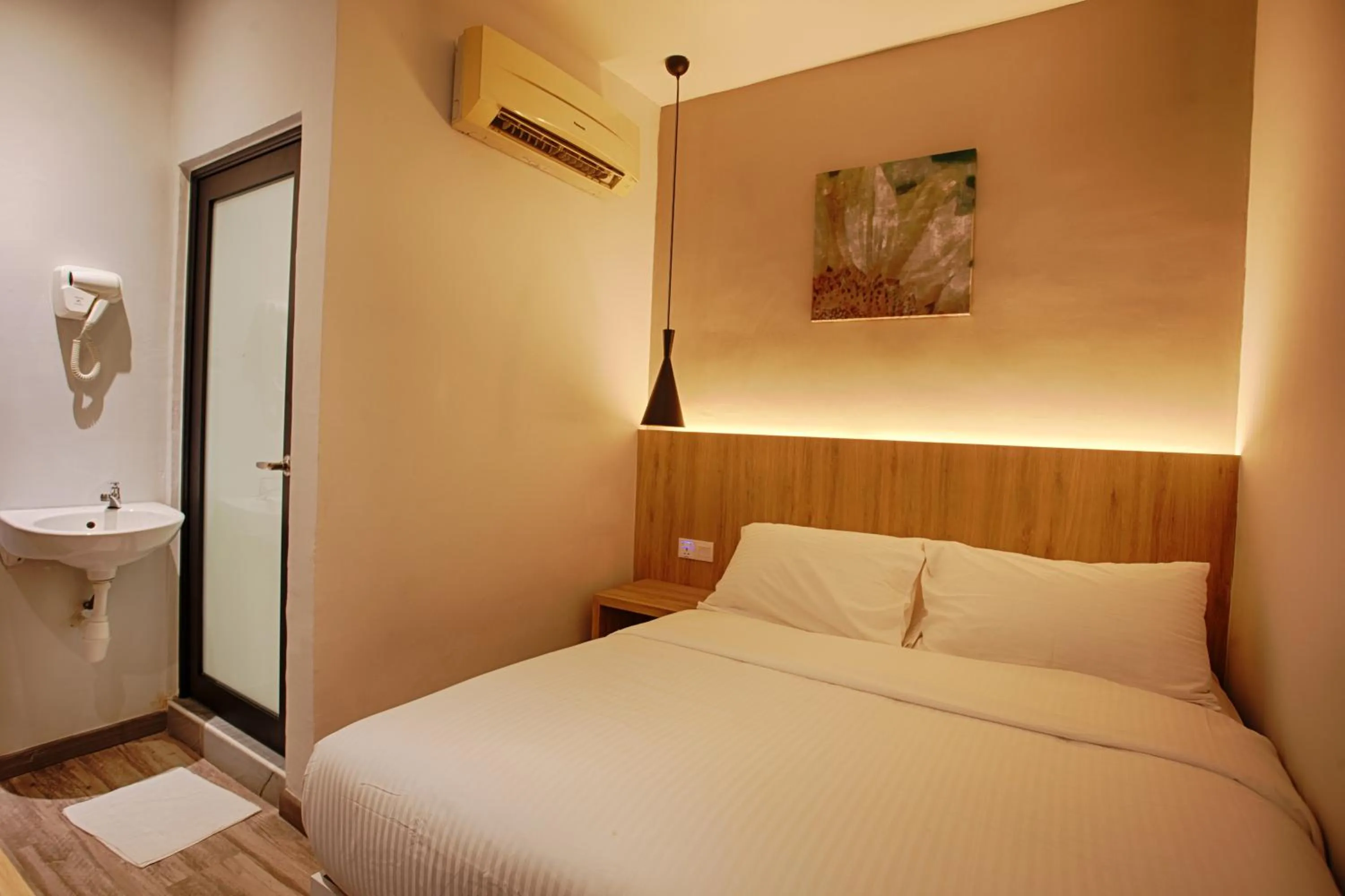 Bed in The Marion Hotel