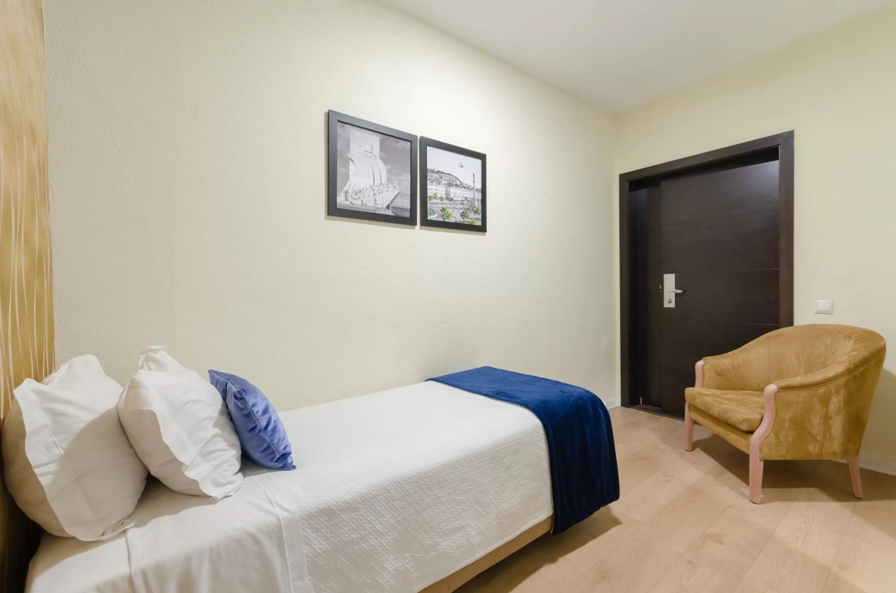 Photo of the whole room, Bed in Hotel INN Rossio