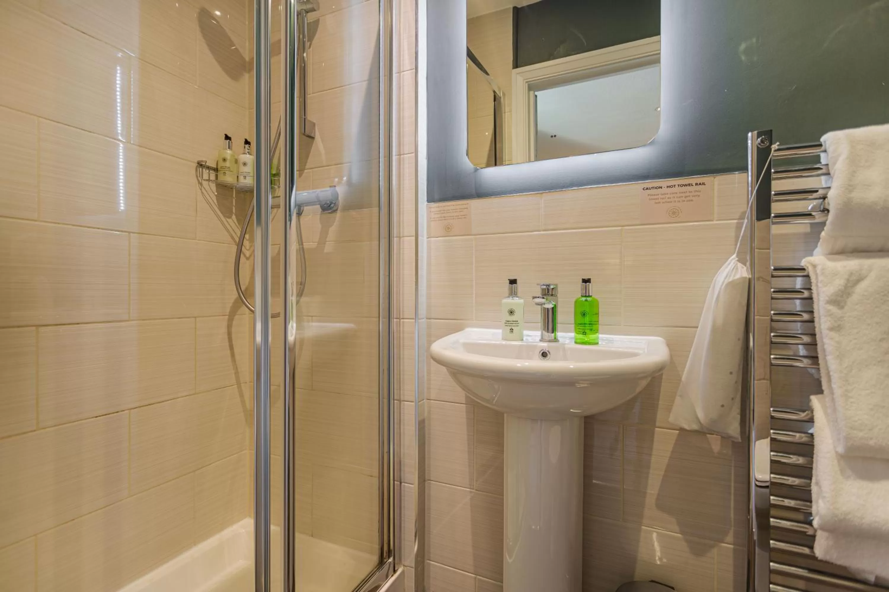 Bathroom in The Feathers Hotel, Helmsley, North Yorkshire - The Coaching Inn Group
