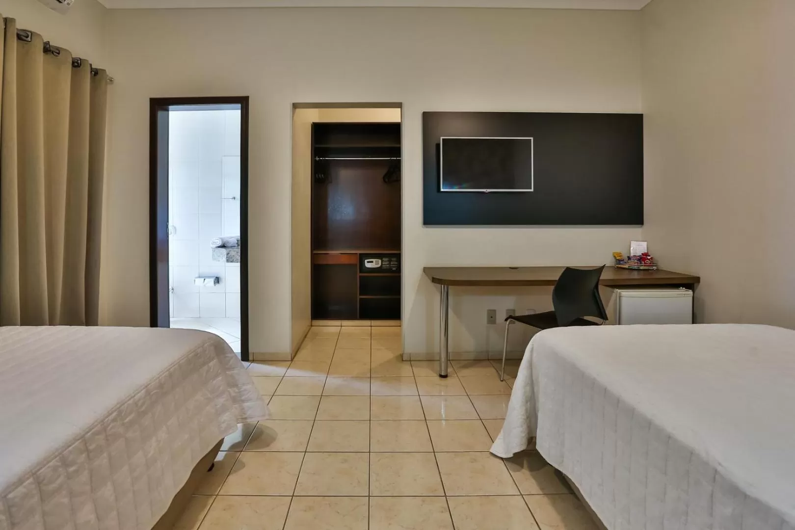 Bed in Ucayali Hotel