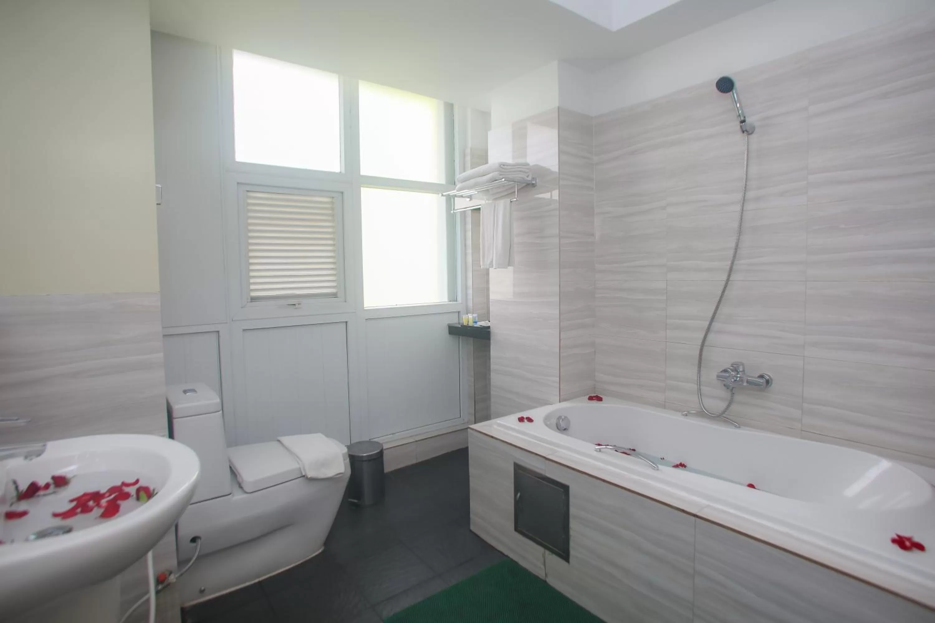 Bathroom in Grace Treasure Hotel