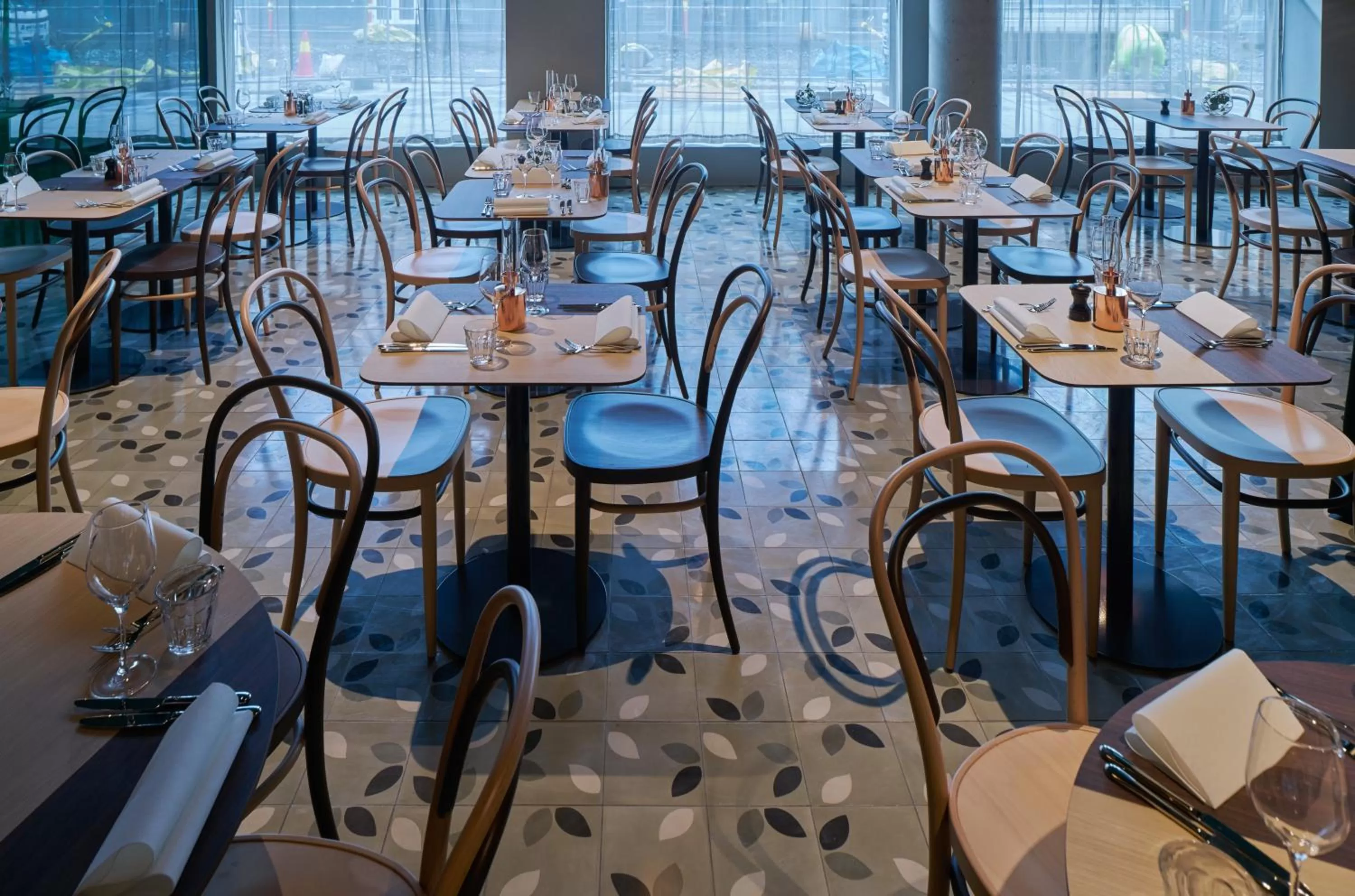 Restaurant/places to eat in Zander K Hotel