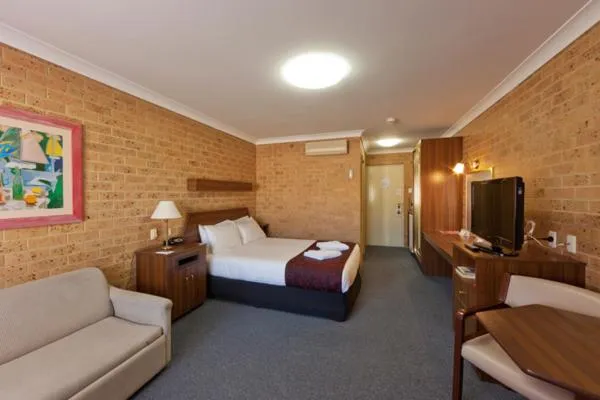 Bedroom, Bed in Tamworth Motor Inn & Cabins