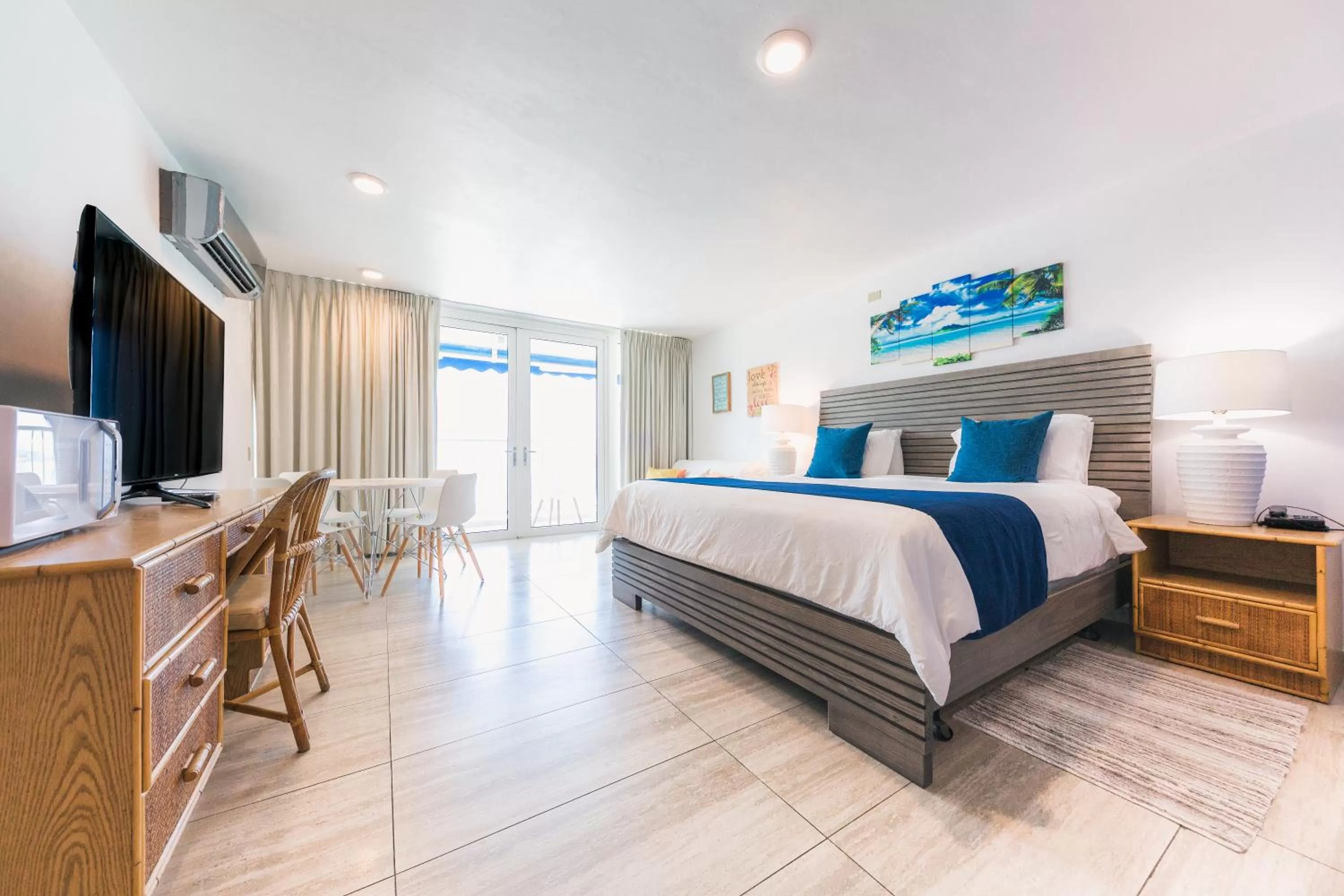 Photo of the whole room, Bed in ESJ Towers by Chana