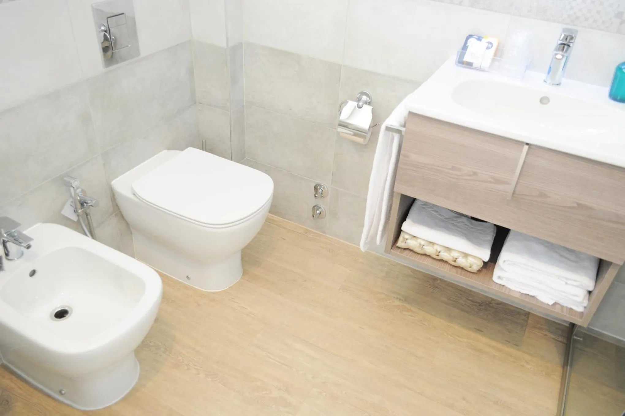 Bathroom in Hotel Maggiore